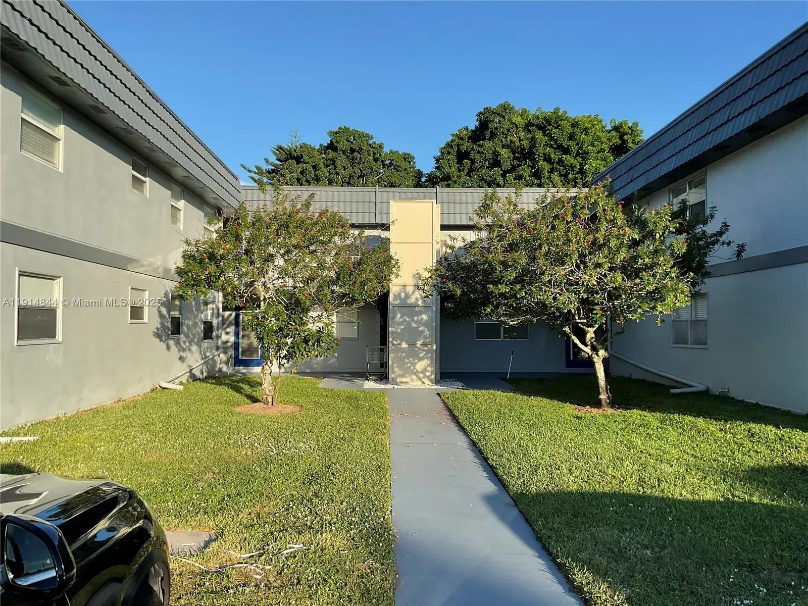 2 bedroom 2 bath Residential Lease for rent at 516 Saxony K # 516, Delray Beach FL 33446