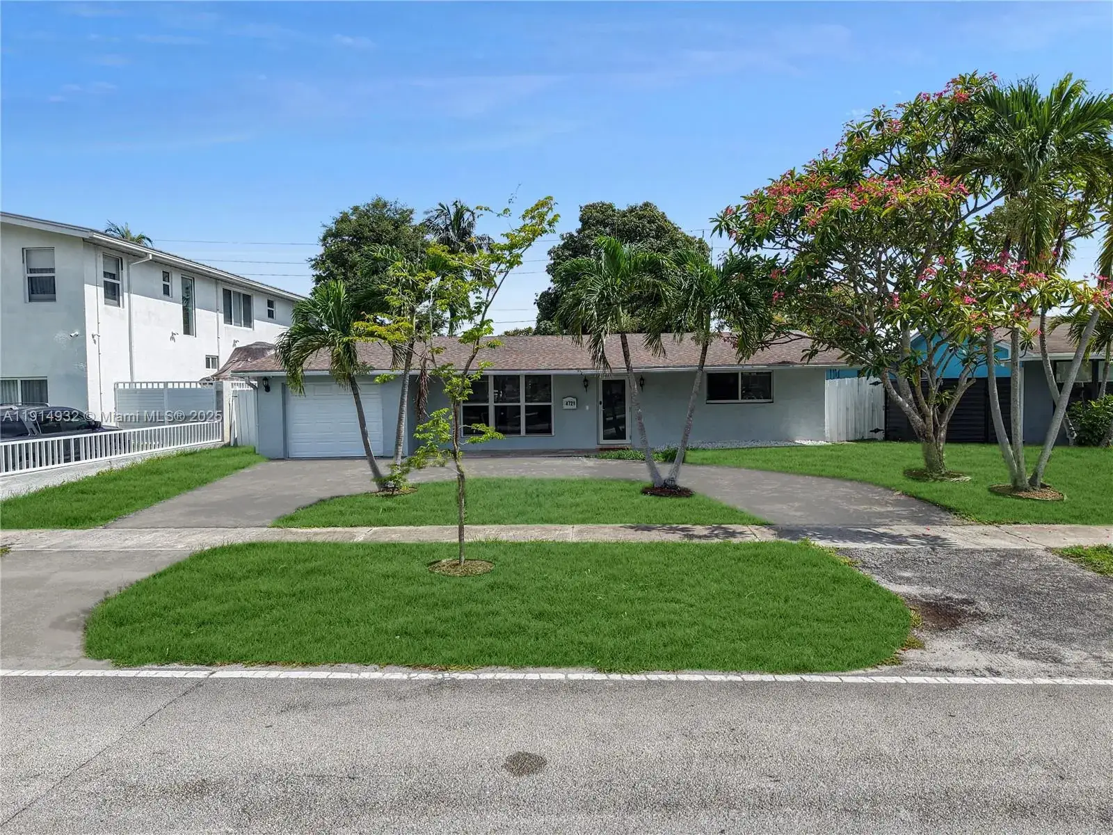 5 bedroom 4 bath Residential for sale at 4721 W Park Rd, Hollywood FL 33021