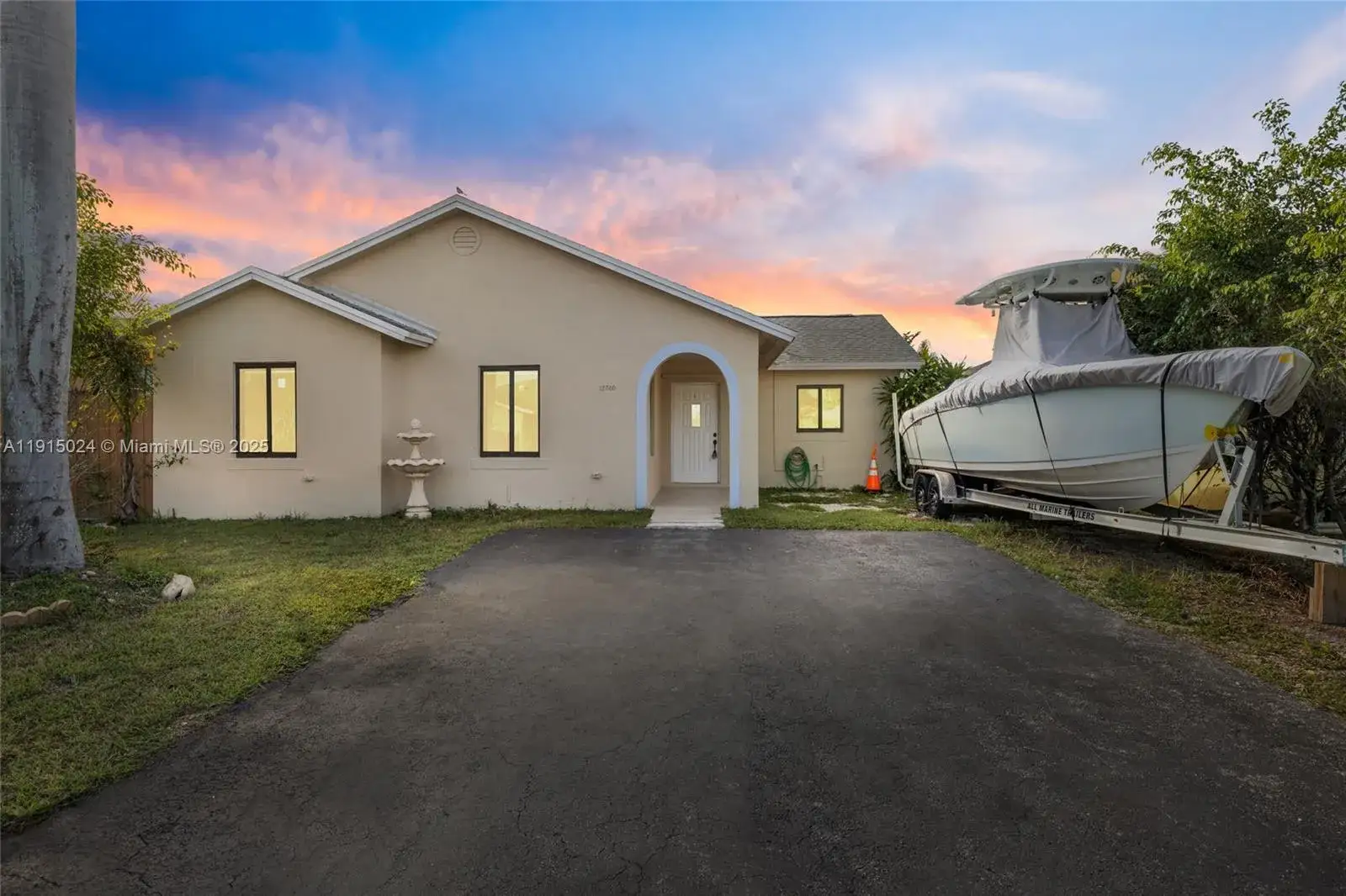 3 bedroom 2 bath Residential Lease for rent at 12740 SW 249th Ter, Homestead FL 33032