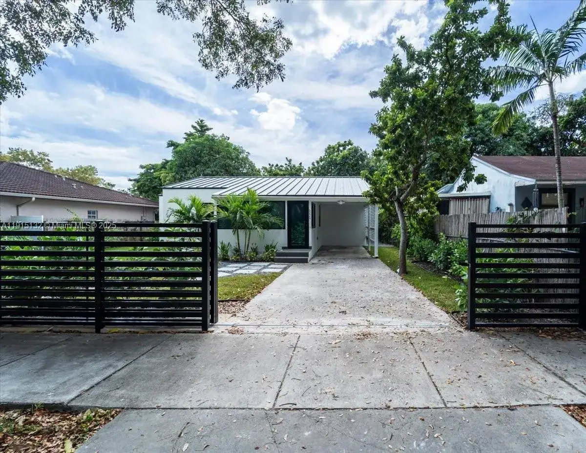 3 bedroom 2 bath Residential for sale at 5220 SW 6 ST, Miami FL 33134