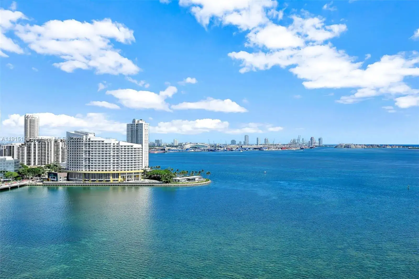 3 bedroom 2 bath Residential for sale at 1155 Brickell Bay Dr # 2004, Miami FL 33131
