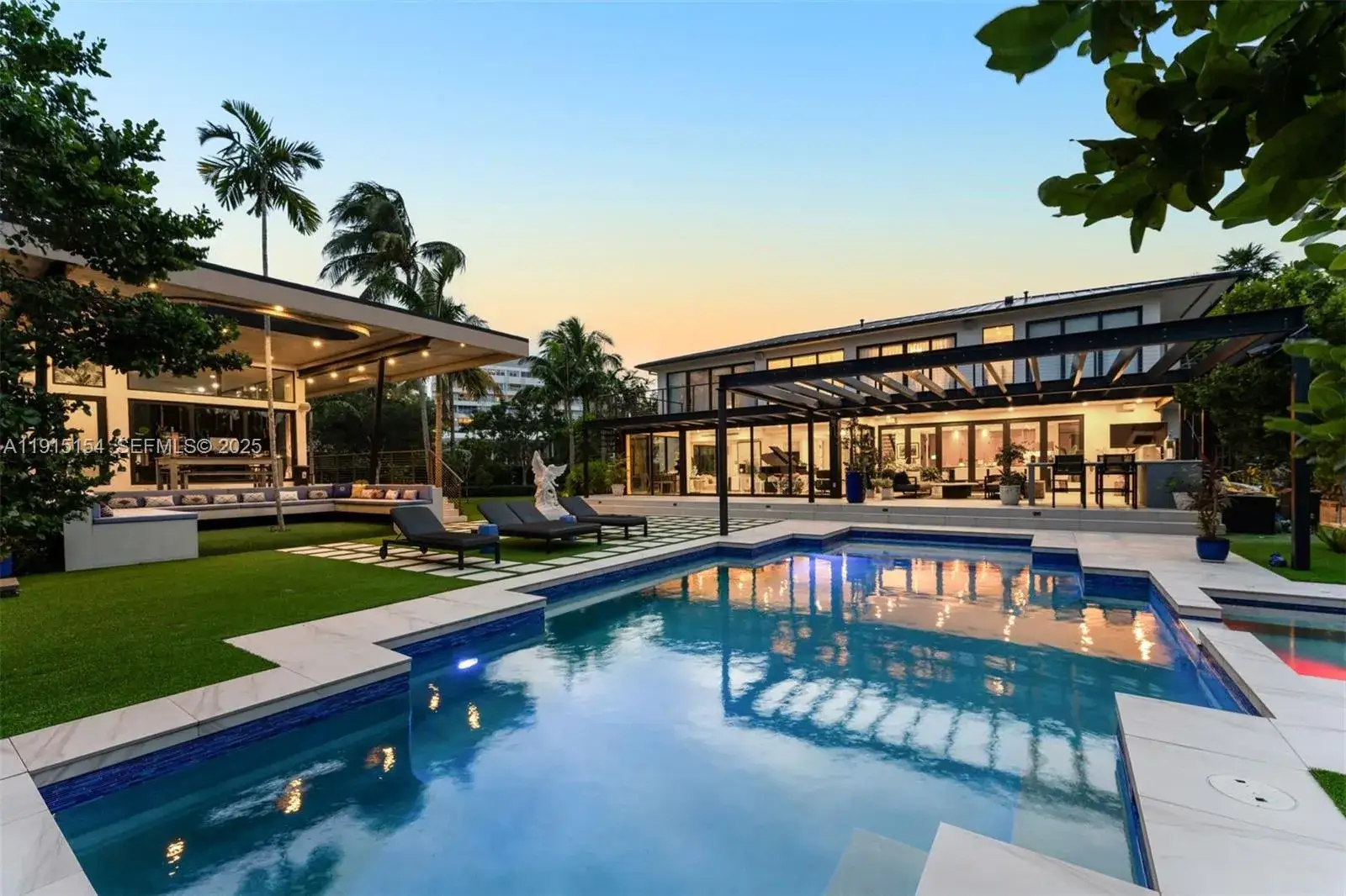 5 bedroom 6 bath Residential for sale at 795 Lakeview Dr, Miami Beach FL 33140