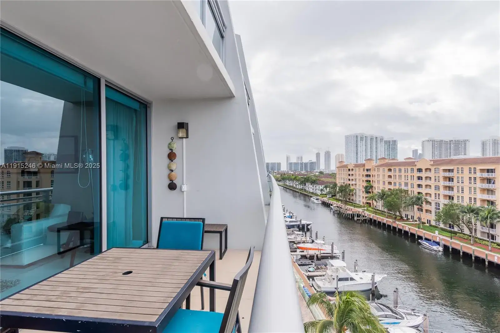 3 bedroom 3 bath Residential for sale at 2950 NE 188th ST # 504, Aventura FL 33180