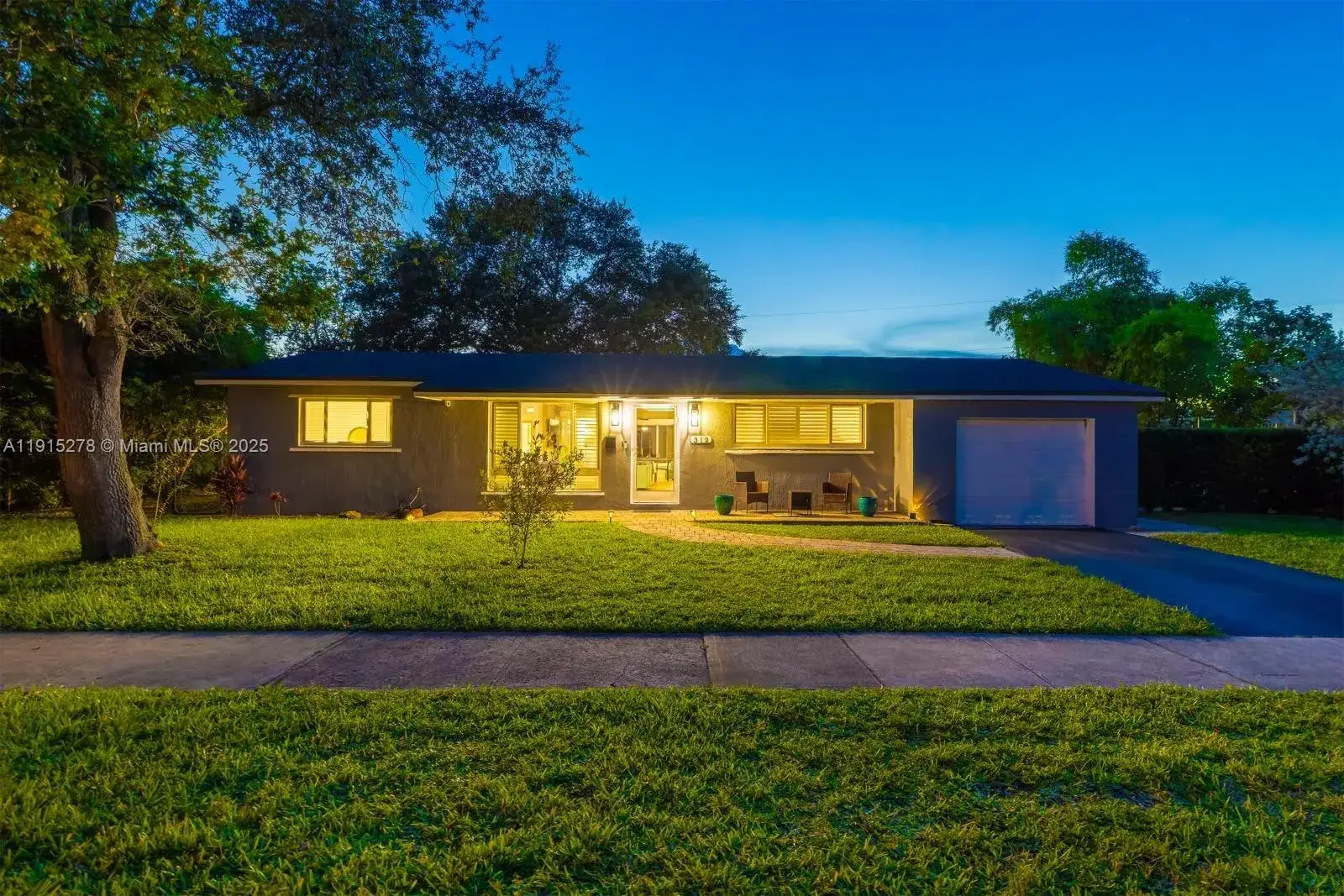 3 bedroom 2 bath Residential Lease for rent at 312 N Luna Ct # 0, Hollywood FL 33021