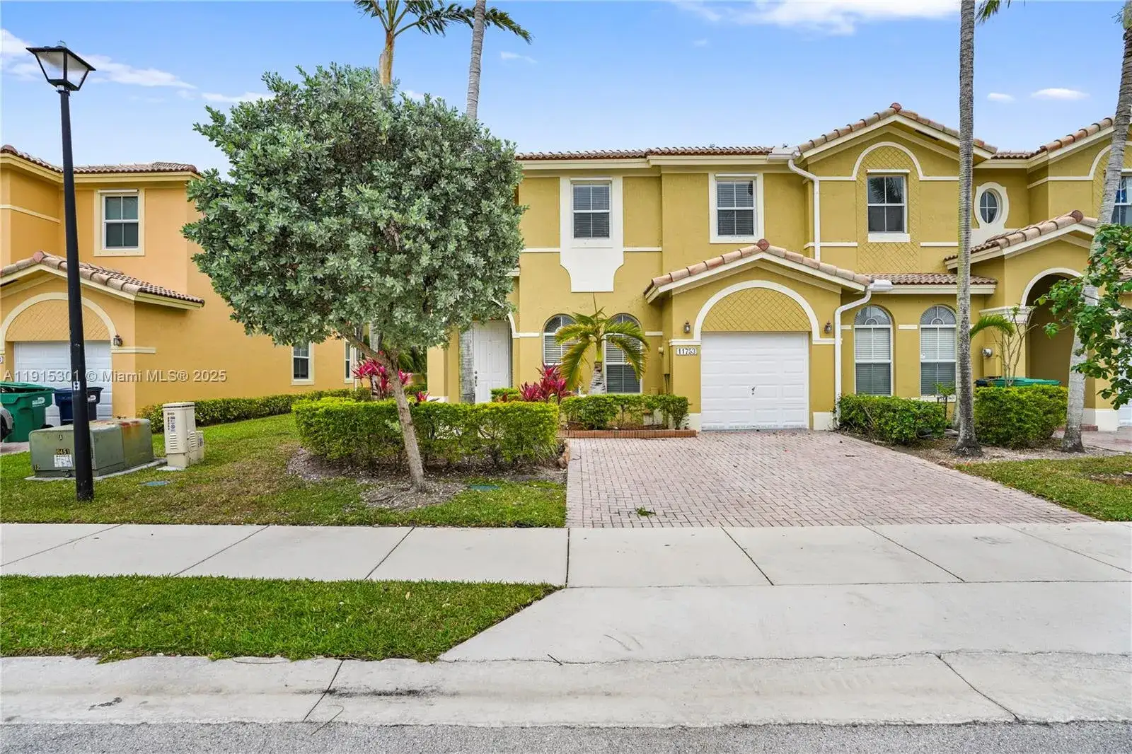3 bedroom 2 bath Residential for sale at 11753 SW 137th Path, Miami FL 33186