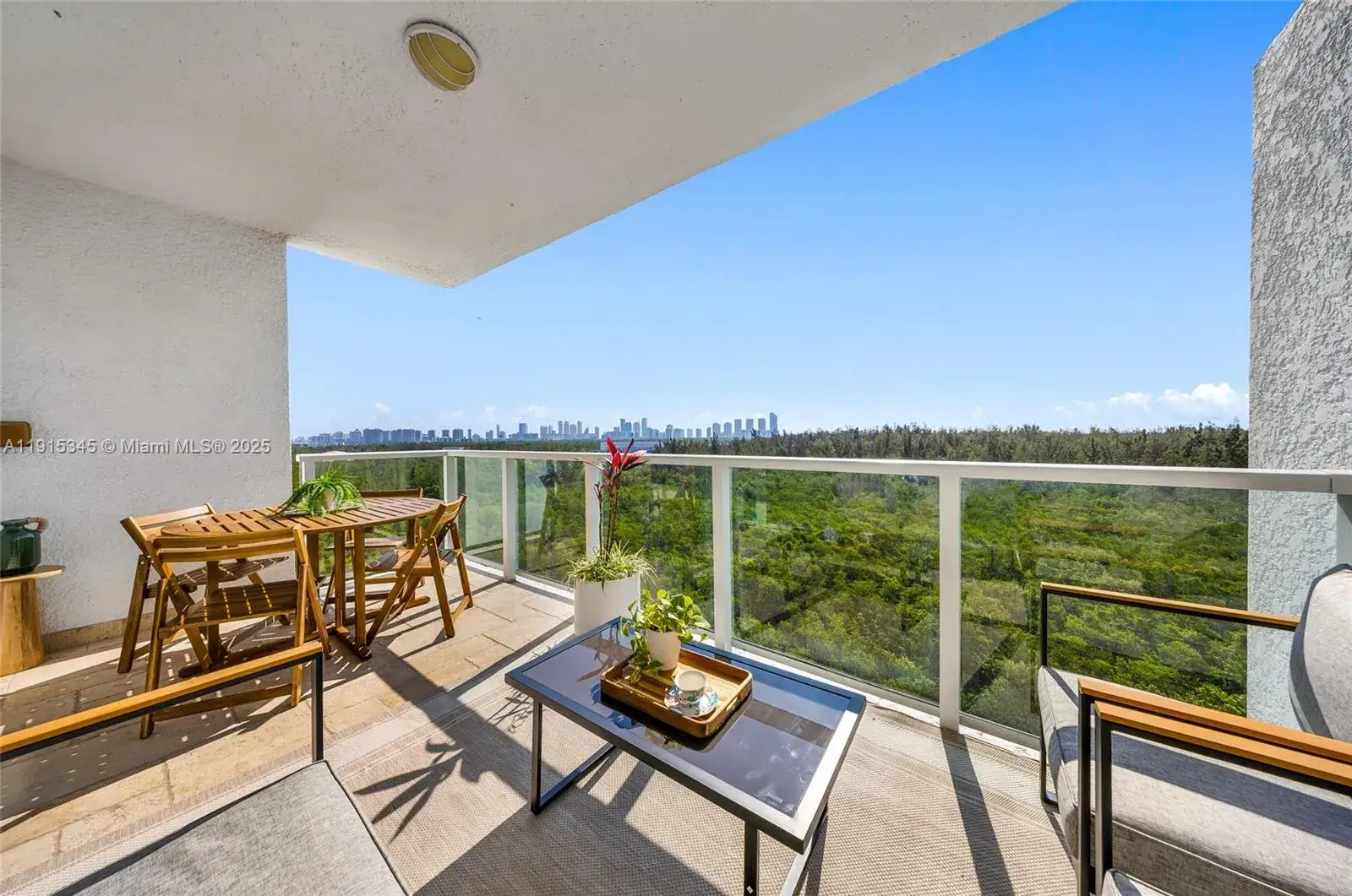 3 bedroom 3 bath Residential for sale at 14951 Royal Oaks Ln # 901, North Miami FL 33181