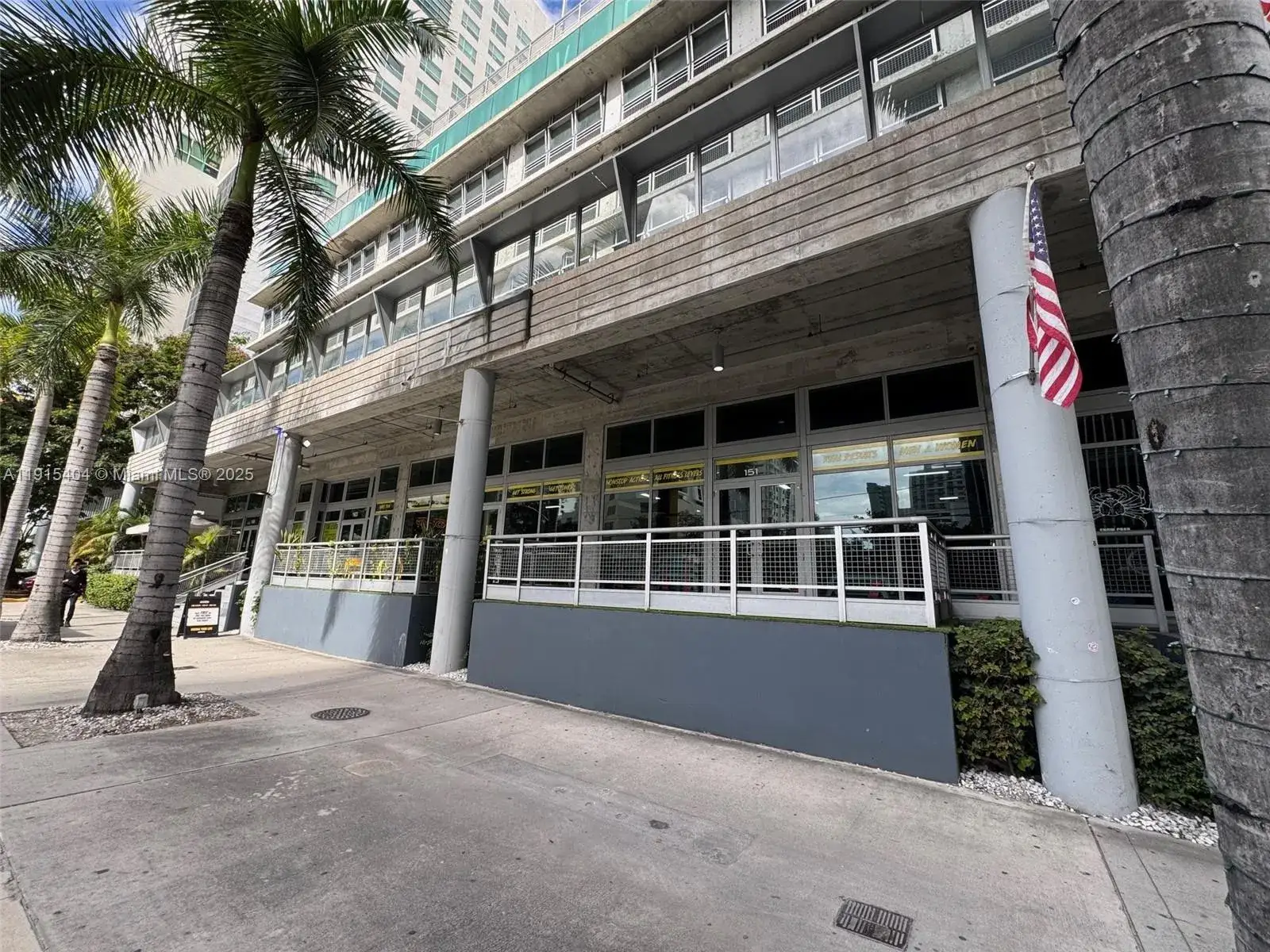 Commercial Sale for sale at 169 SW 7th St # D, Miami FL 33130