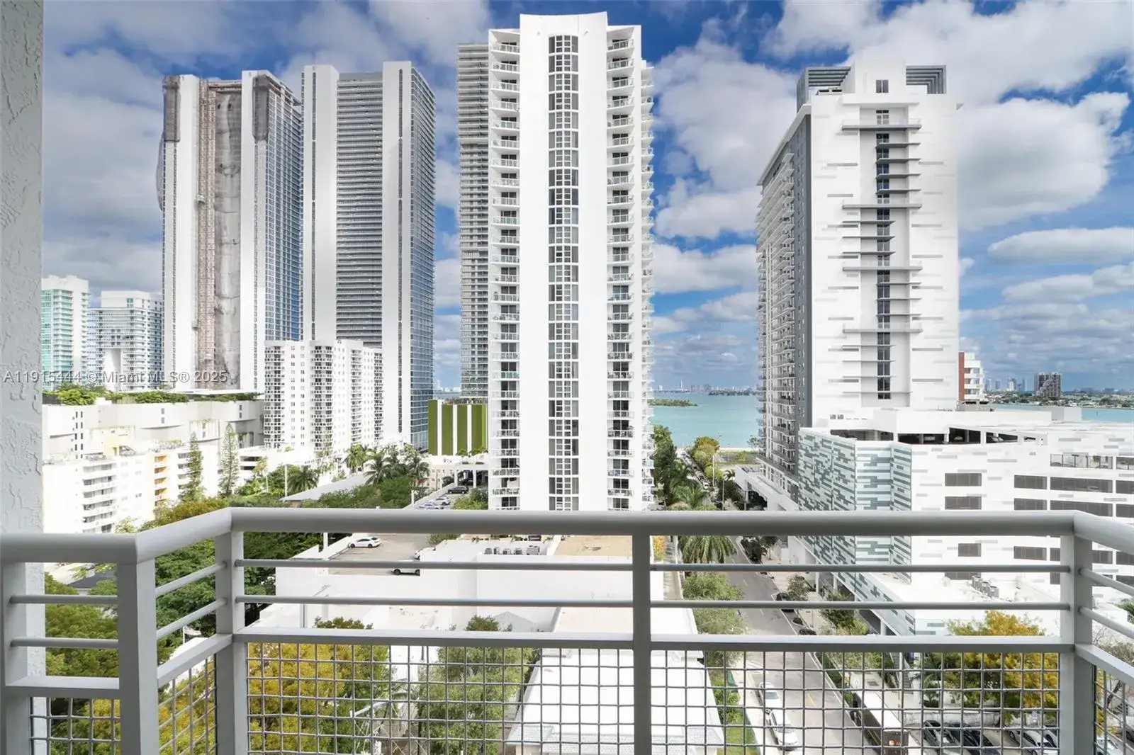 2 bedroom 2 bath Residential for sale at 2200 NE 4th Ave # 1002, Miami FL 33137