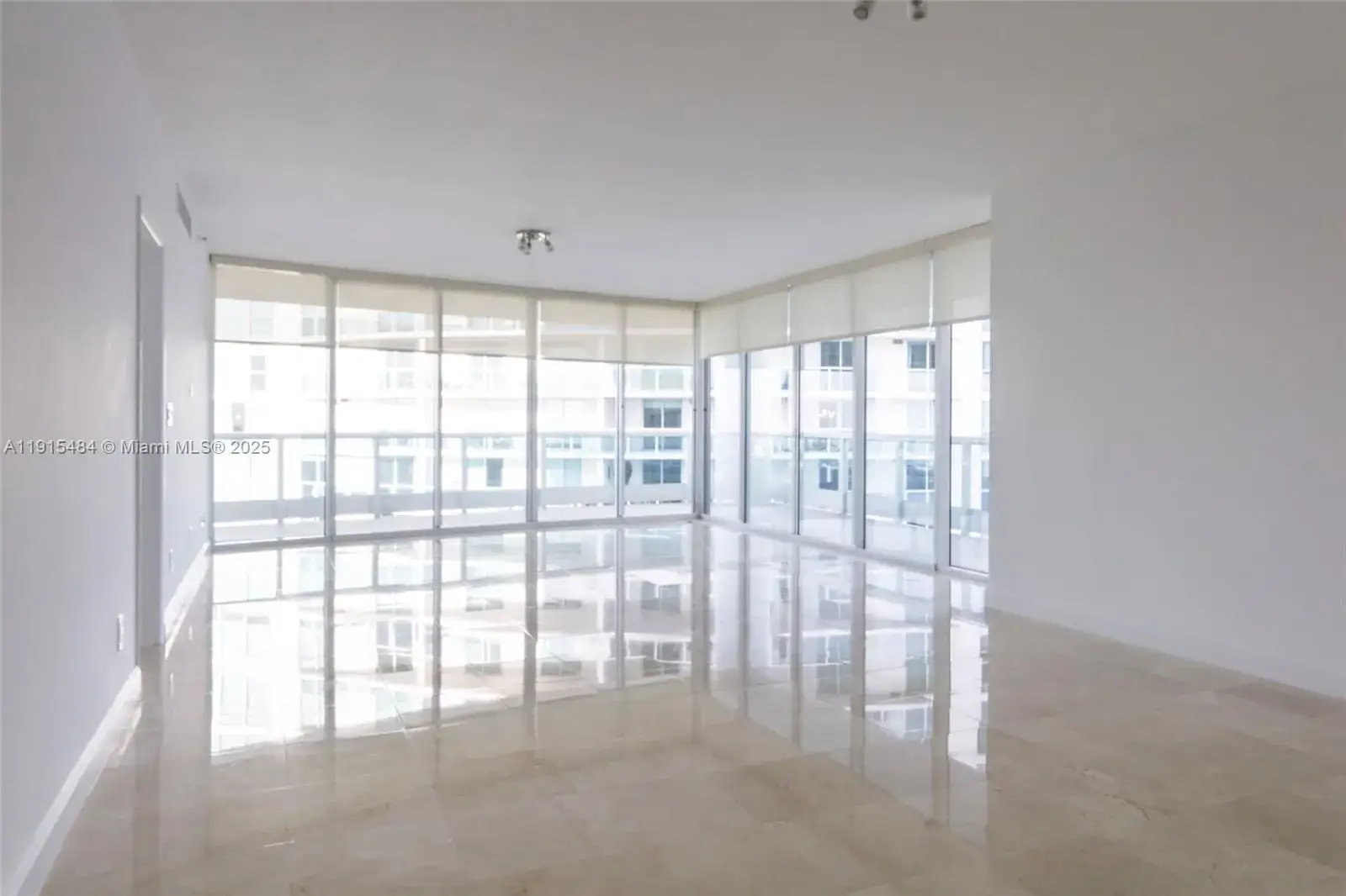 2 bedroom 2 bath Residential Lease for rent at 2127 Brickell Ave # 2504, Miami FL 33129