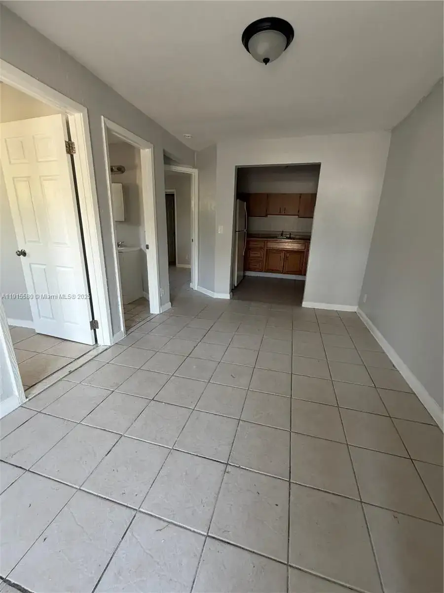 3 bedroom 2 bath Residential Lease for rent at 626 NW 10th Ter # 1, Fort Lauderdale FL 33311