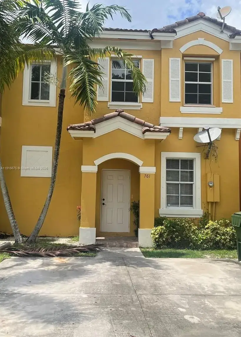 3 bedroom 3 bath Residential Lease for rent at 761 SE 2nd St # 761, Homestead FL 33030