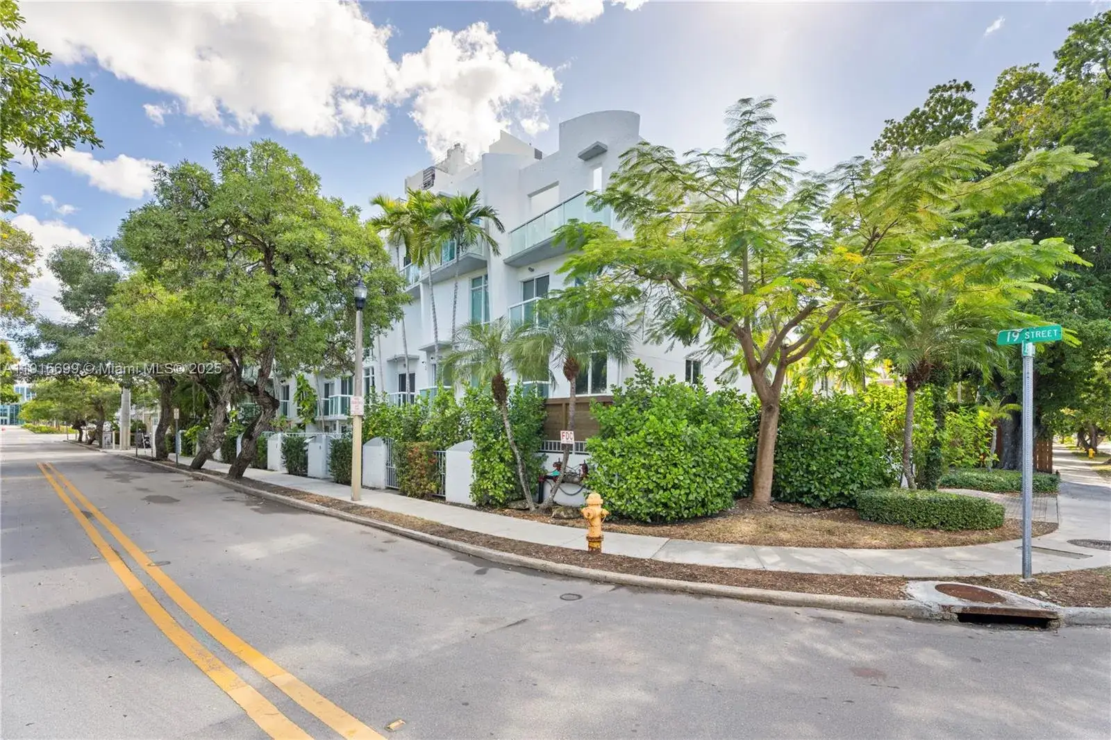 3 bedroom 3 bath Residential for sale at 1853 Jefferson Ave # 6, Miami Beach FL 33139