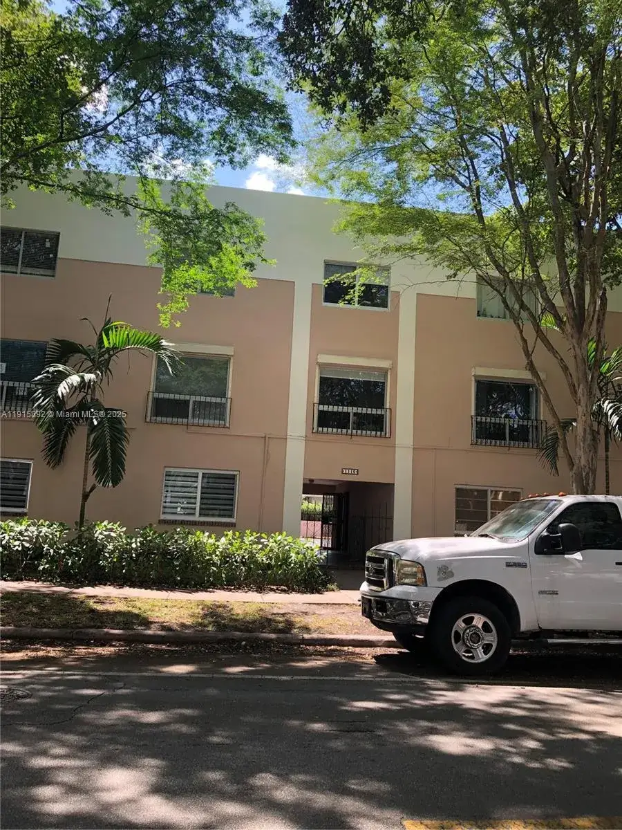 2 bedroom 1 bath Residential for sale at 1110 Salzedo St # 2G, Coral Gables FL 33134