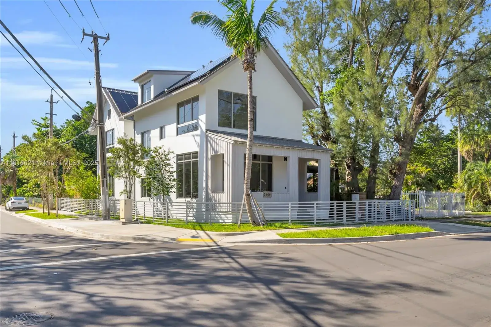 4 bedroom 2 bath Residential for sale at 3204 Plaza St, Miami FL 33133
