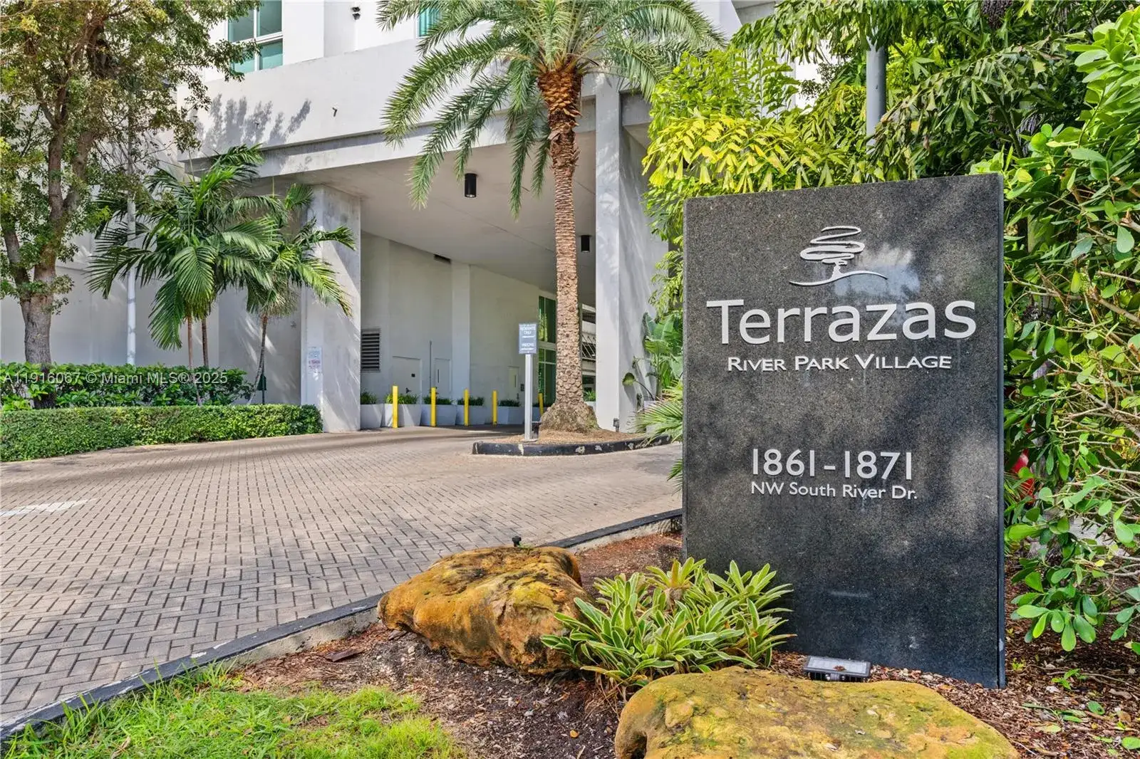 1 bedroom 1 bath Residential Lease for rent at 1871 NW S River Dr # 1804, Miami FL 33125