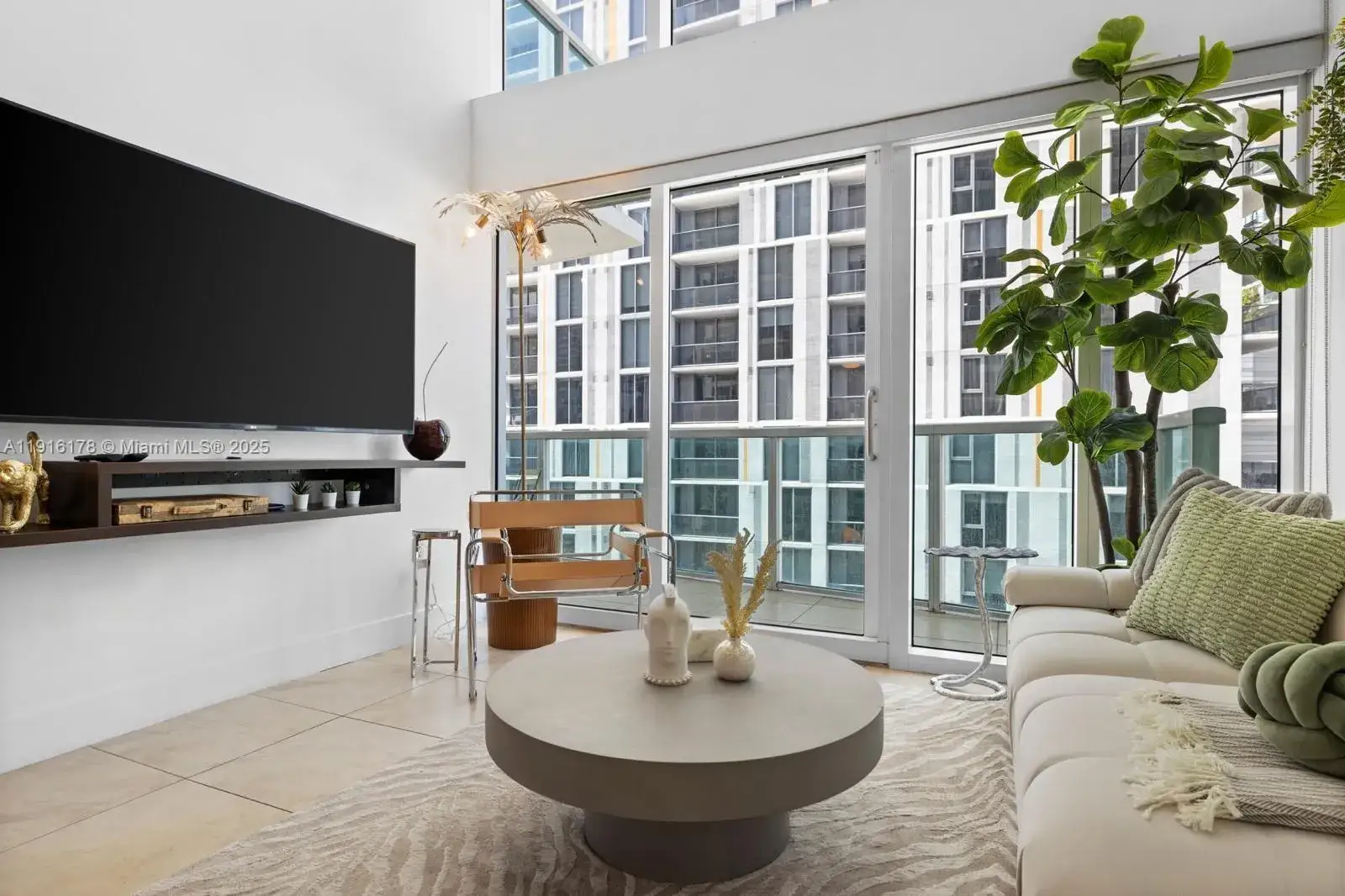 2 bedroom 2 bath Residential for sale at 41 SE 5th St # 510, Miami FL 33131