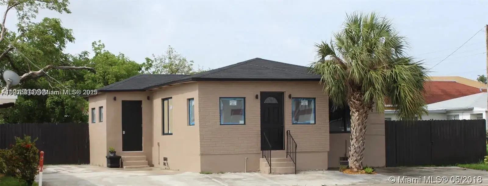 2 bedroom 1 bath Residential for sale at 107 W Pembroke Rd, Hallandale Beach FL 33009