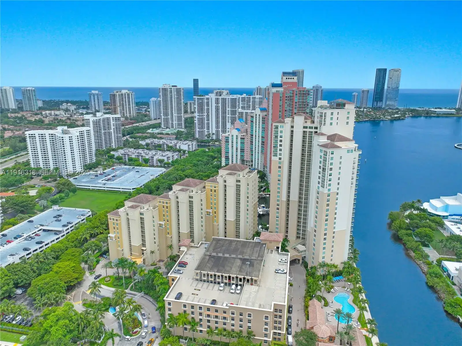 2 bedroom 2 bath Residential for sale at 3340 NE 190th St # 503, Aventura FL 33180