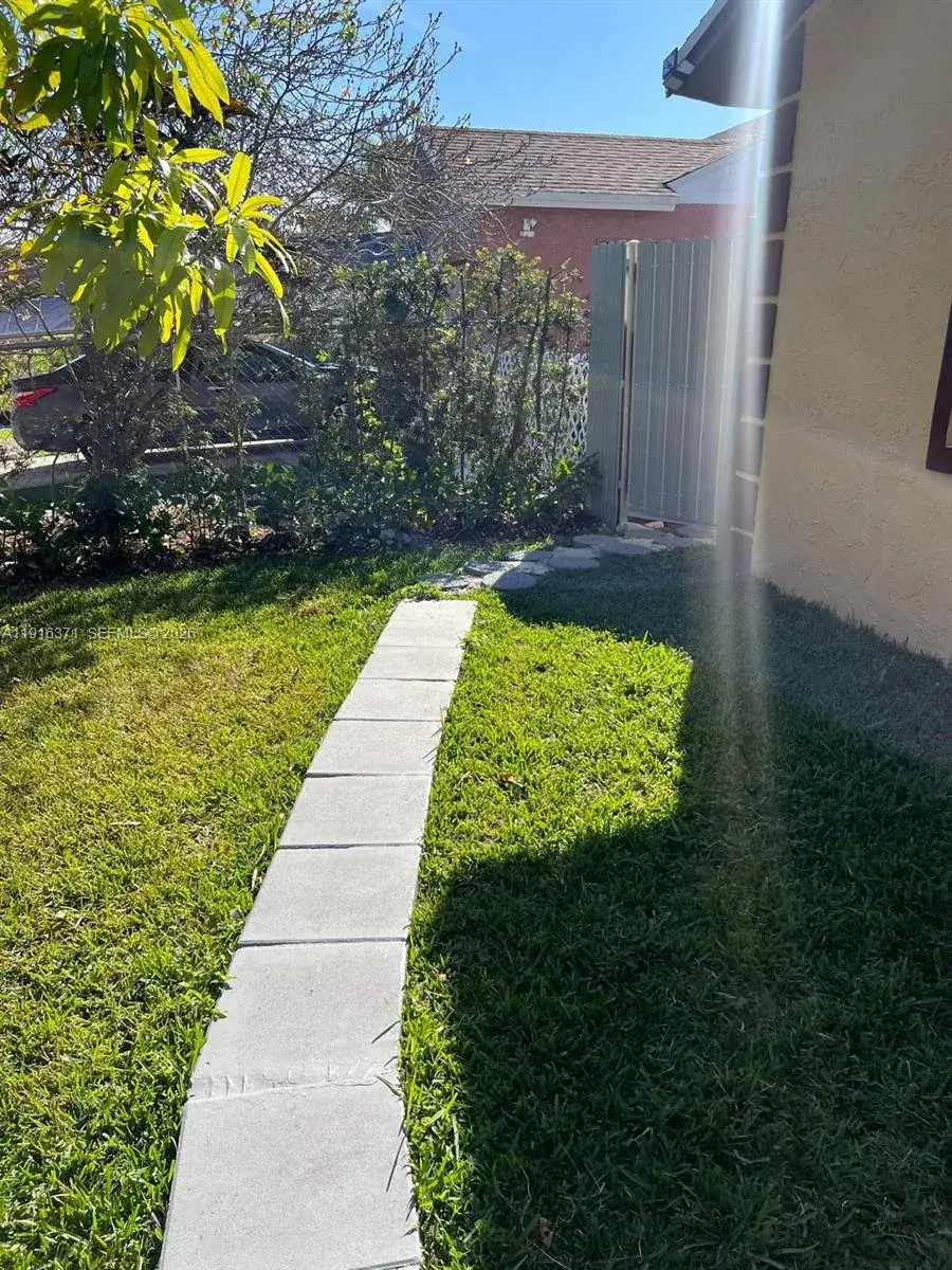1 bath Residential Lease for rent at 26636 SW 126th Ave, Homestead FL 33032