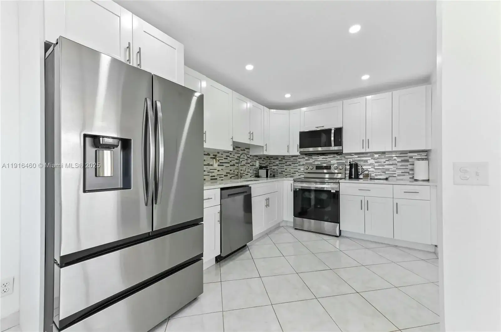 1 bedroom 1 bath Residential for sale at 528 Burgundy K # K, Delray Beach FL 33484