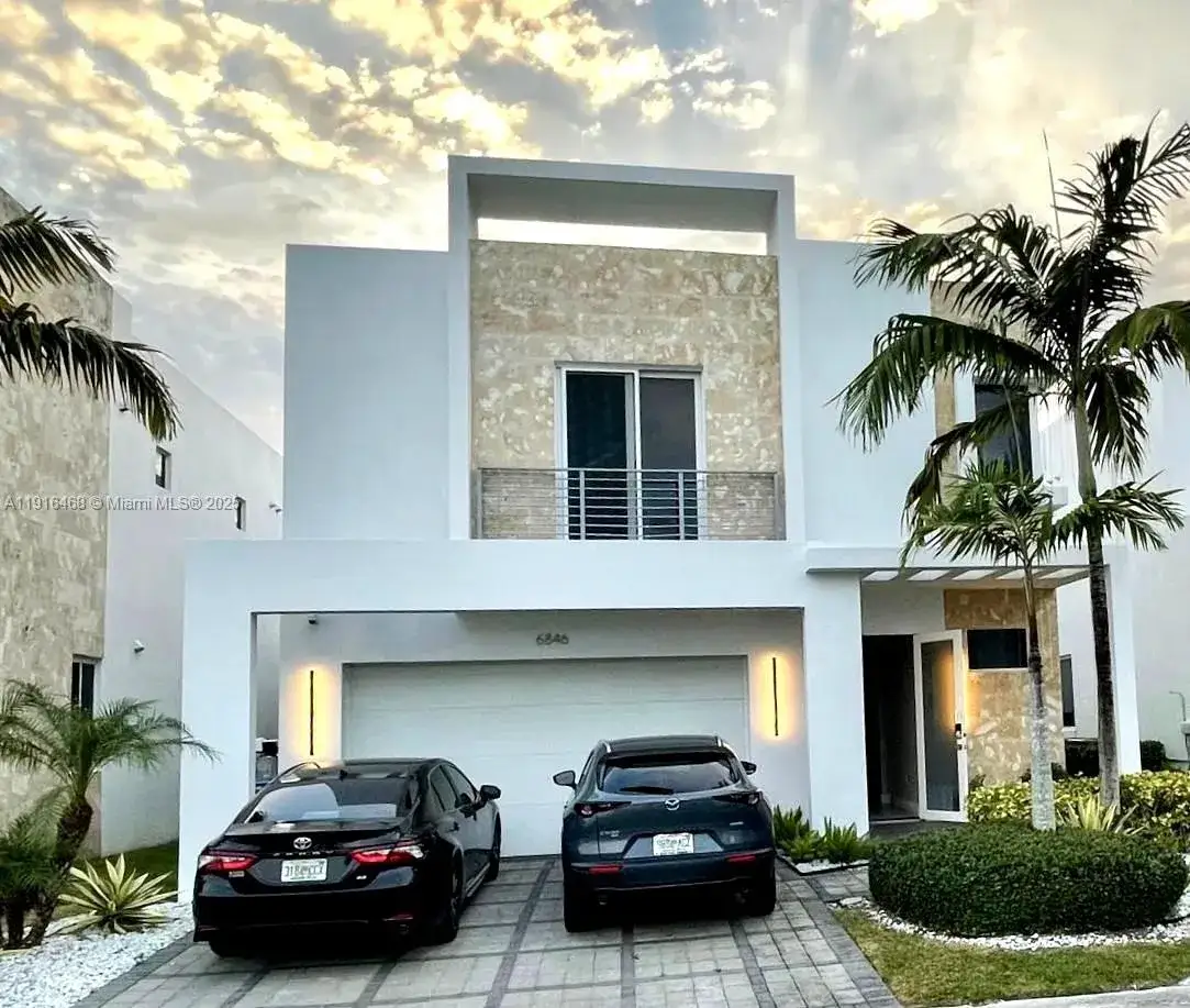 5 bedroom 4 bath Residential Lease for rent at 6846 NW 103rd Ave # 6846, Doral FL 33178