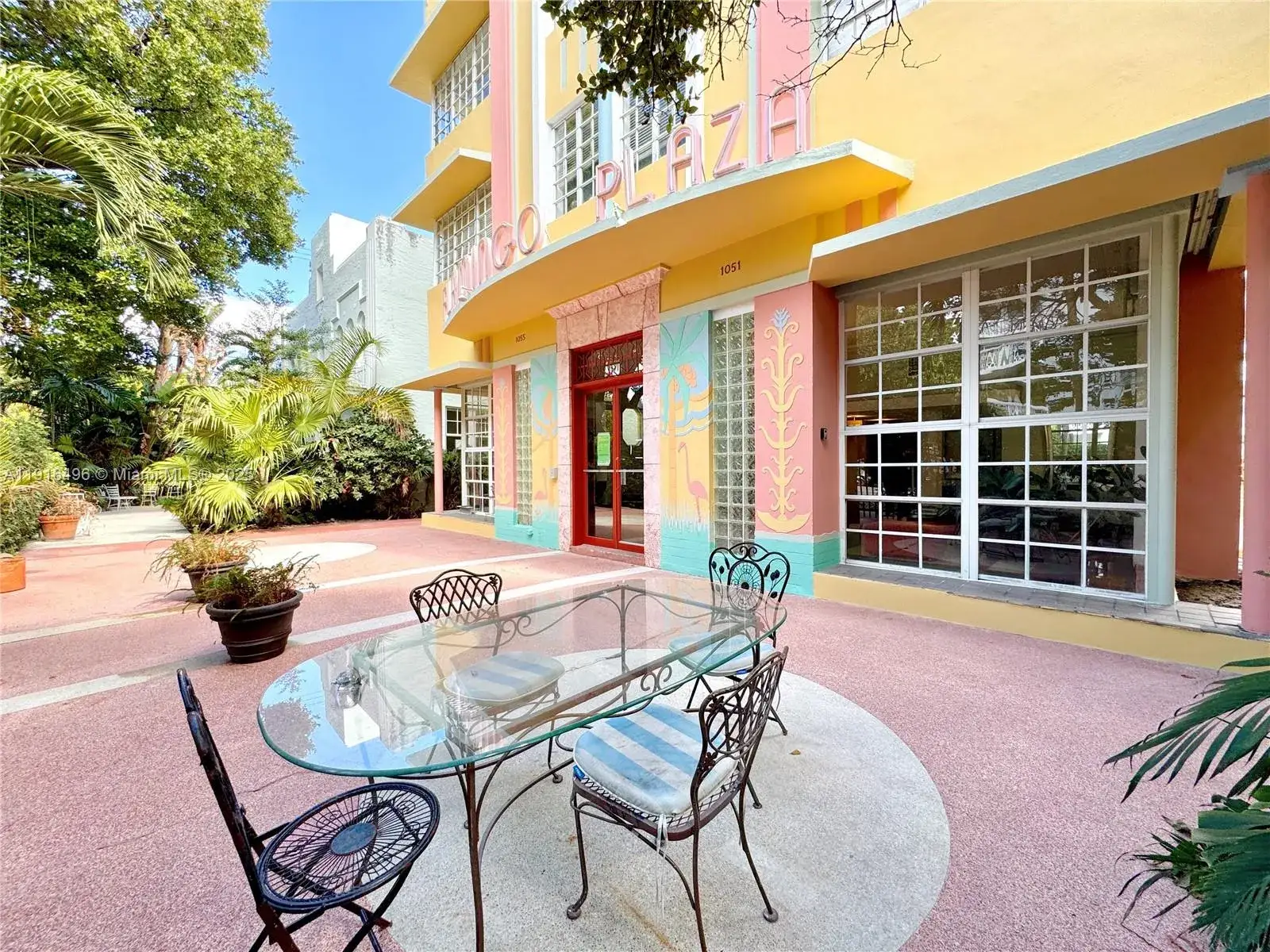 1 bedroom 1 bath Residential for sale at 1051 Meridian Ave # 1D, Miami Beach FL 33139