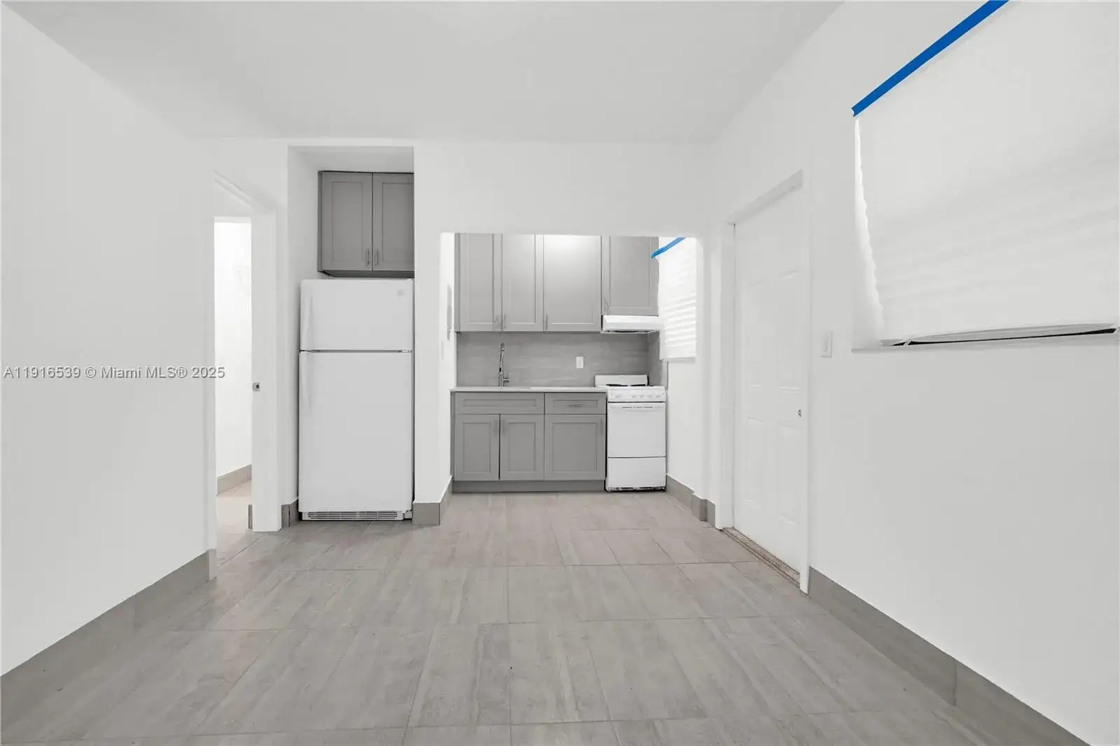 1 bedroom 1 bath Residential Lease for rent at 13390 NE 6th Ave # 3, North Miami FL 33161