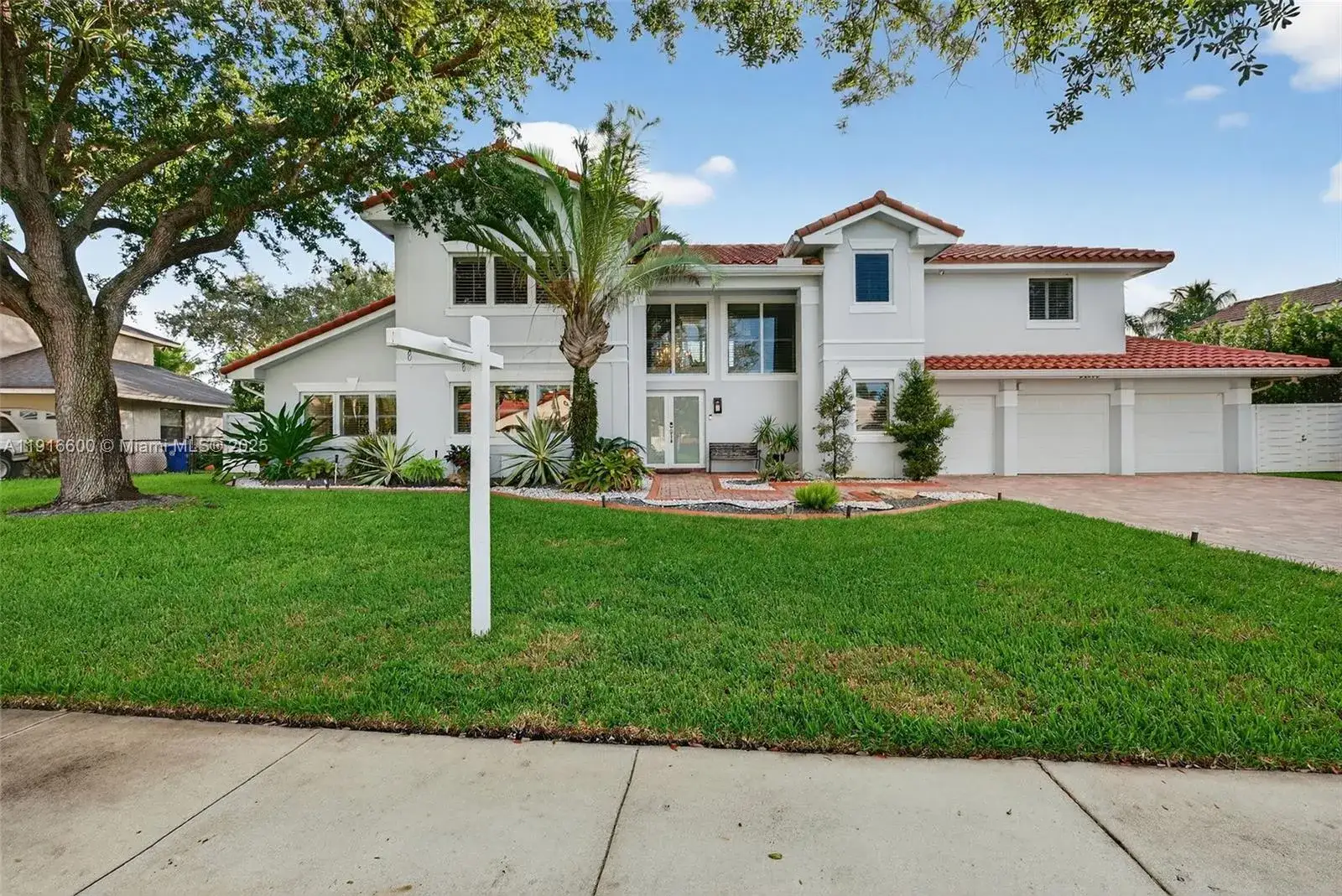 5 bedroom 3 bath Residential for sale at 20230 NW 7th St, Pembroke Pines FL 33029