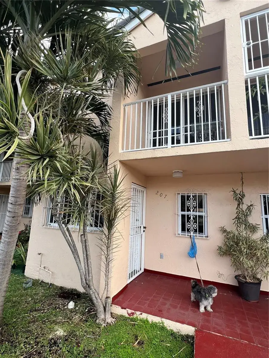 2 bedroom 1 bath Residential for sale at 2600 NW 28th St # 2, Miami FL 33142