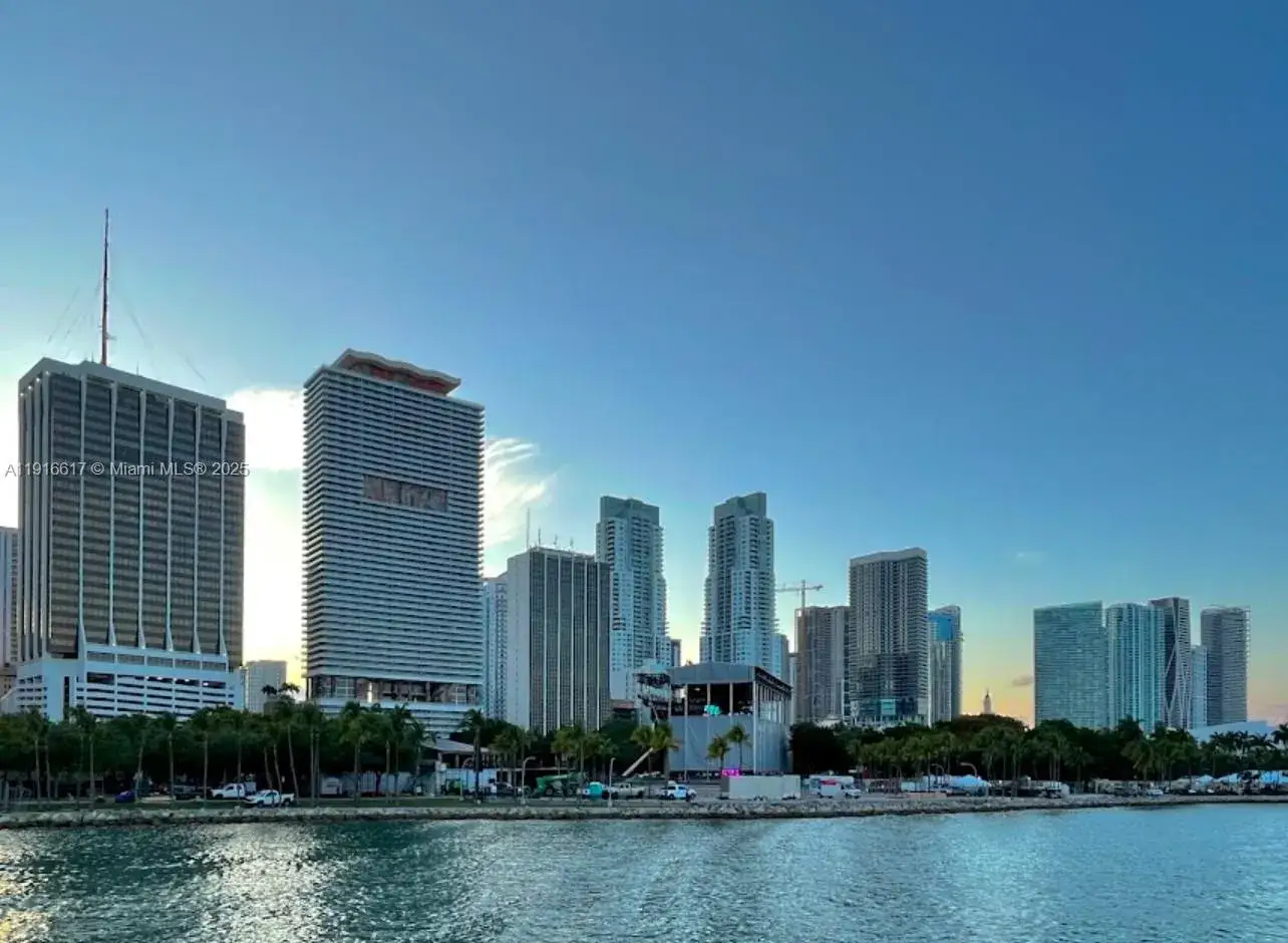 1 bedroom 1 bath Residential for sale at 50 Biscayne Blvd # 2505, Miami FL 33132