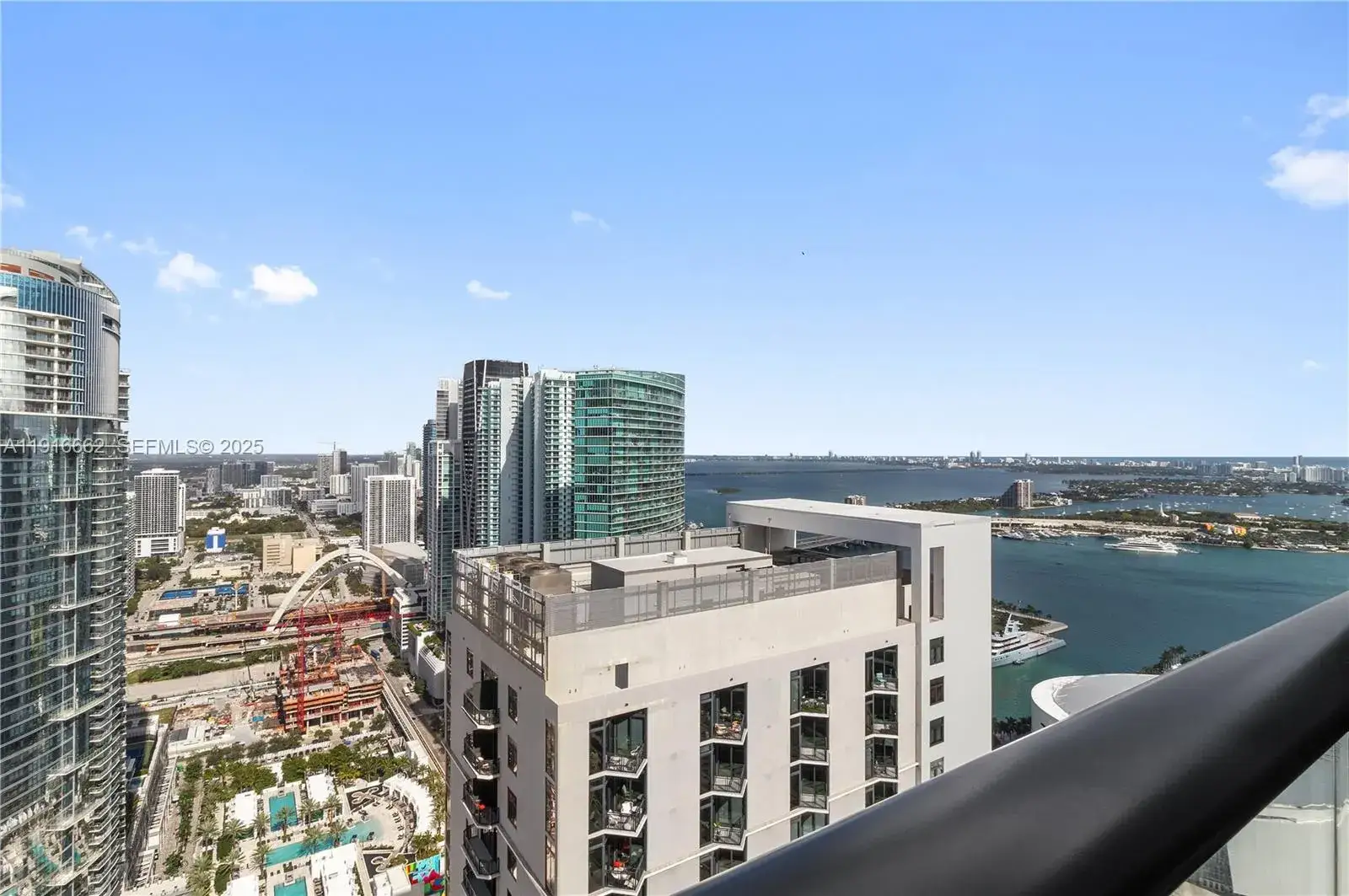 1 bedroom 1 bath Residential for sale at 159 NE 6th St # 4713, Miami FL 33132