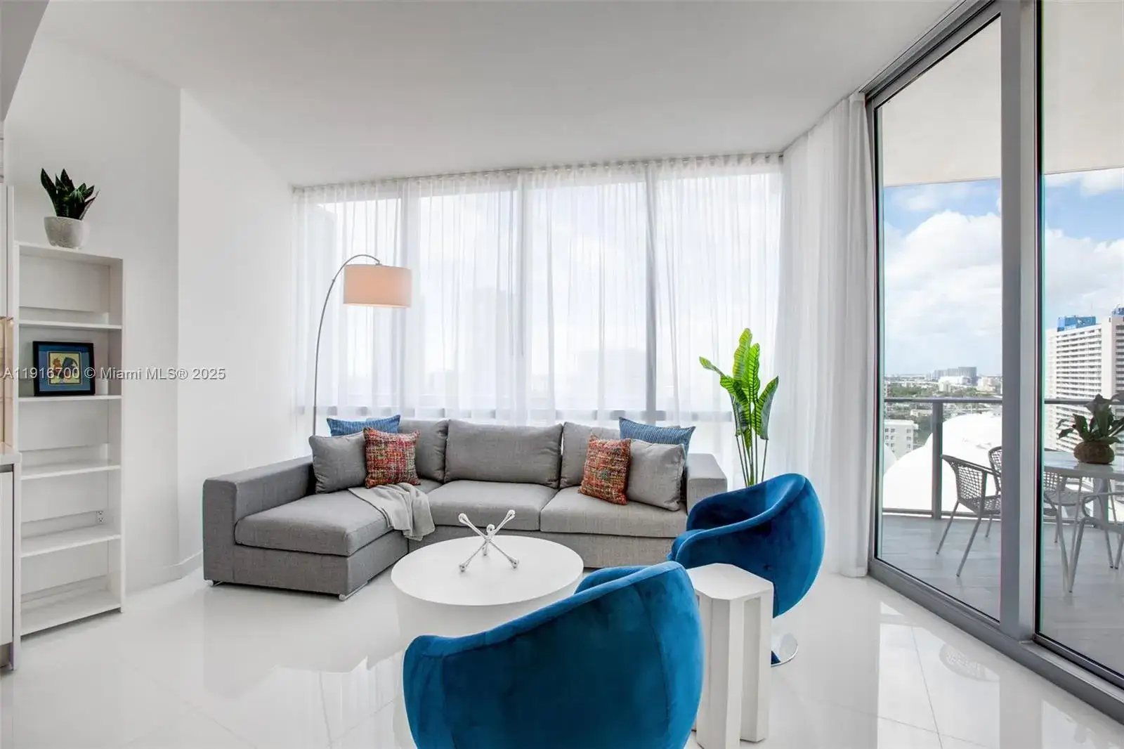 1 bedroom 2 bath Residential for sale at 851 NE 1ST Ave # 1810, Miami FL 33132