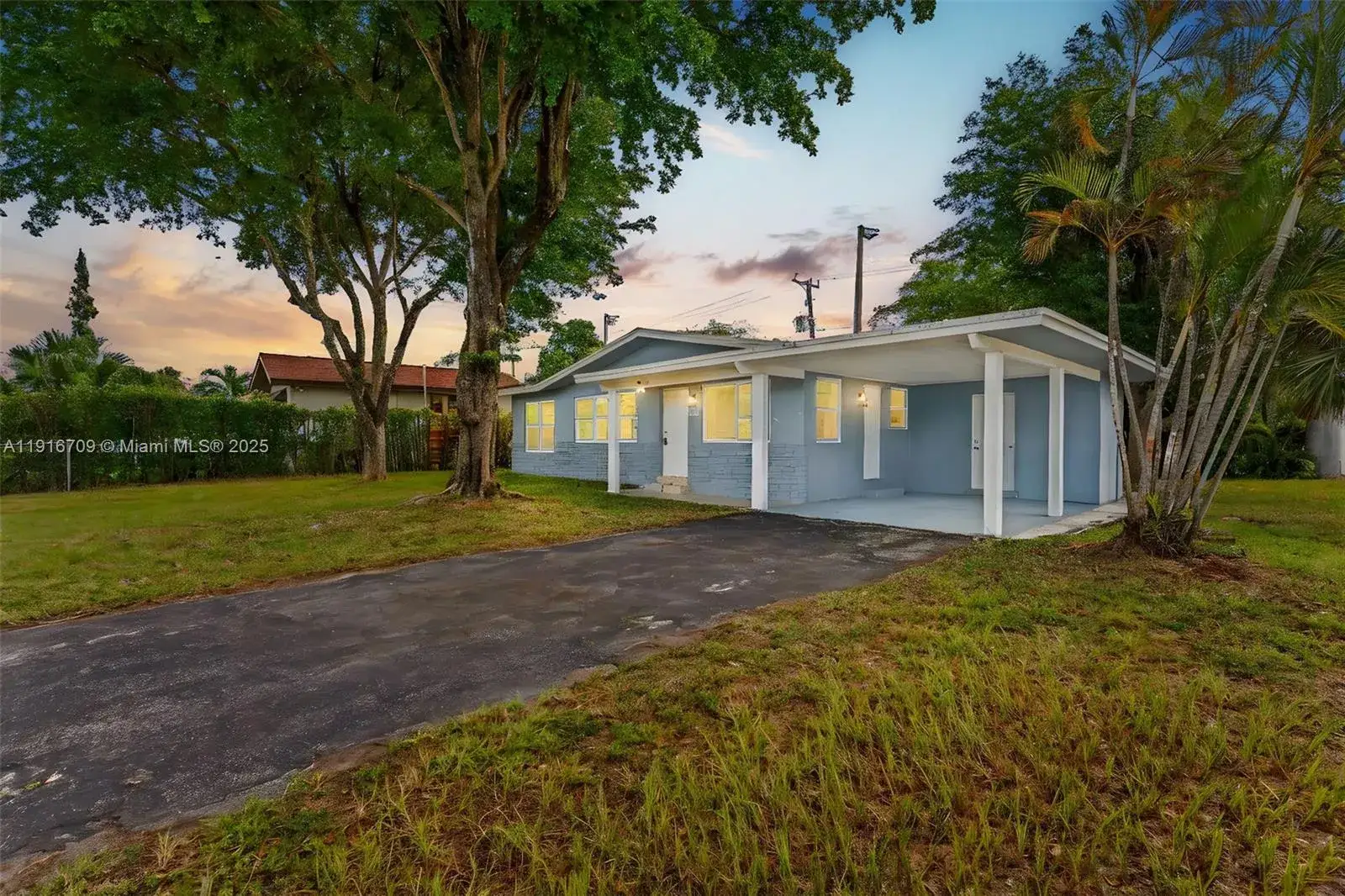 3 bedroom 2 bath Residential for sale at 832 NW 28th St, Wilton Manors FL 33311