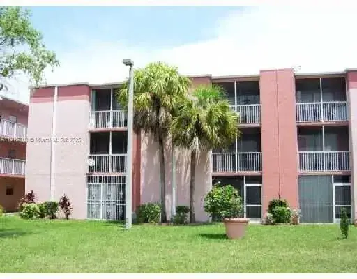 2 bedroom 2 bath Residential for sale at 19825 SW 114th Ave # 323, Miami FL 33157