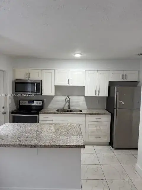 2 bedroom 2 bath Residential Lease for rent at 1831 Jefferson St # 1, Hollywood FL 33020