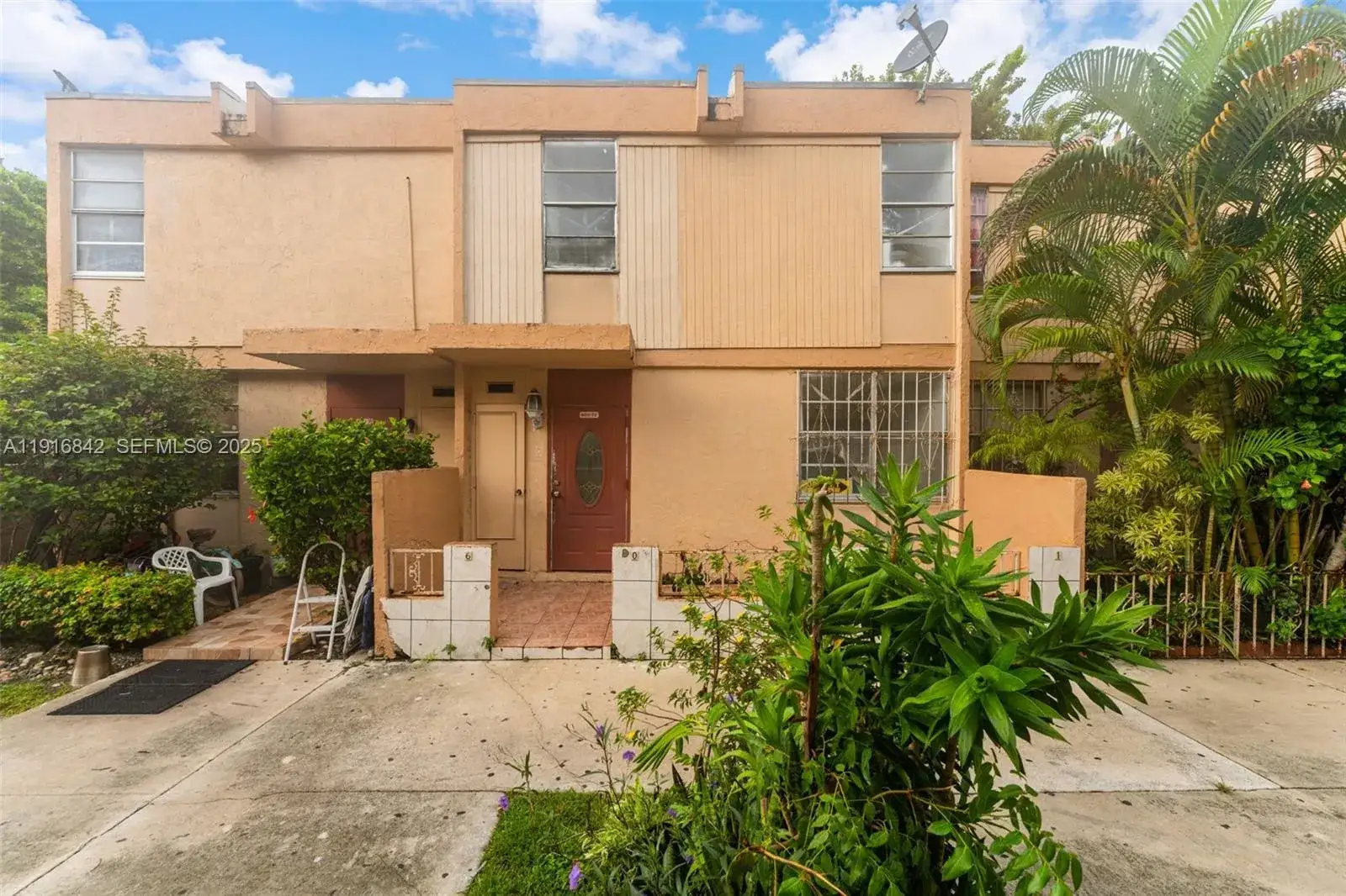 4 bedroom 2 bath Residential Lease for rent at 6011 SW 69th St # 72, South Miami FL 33143