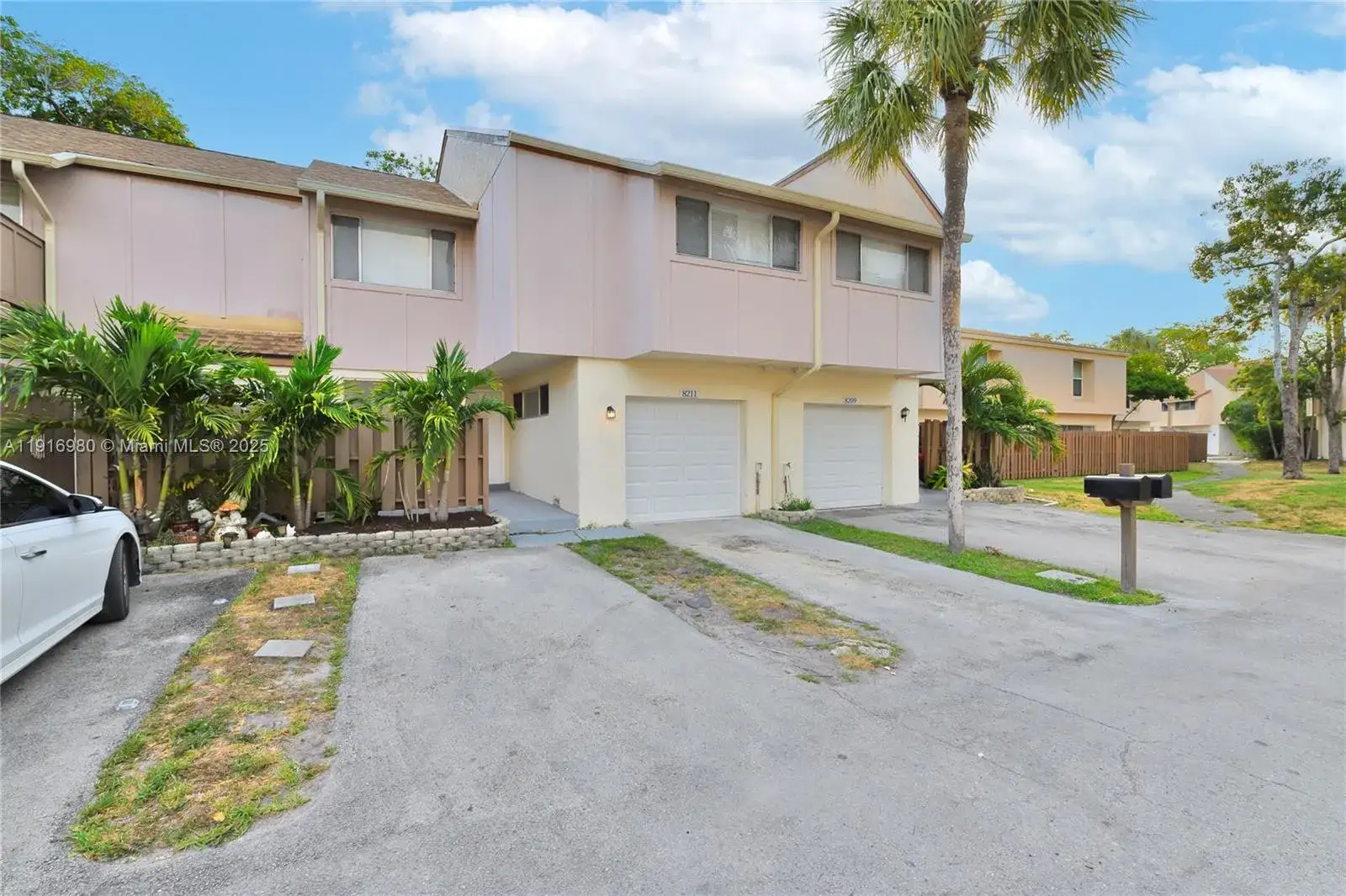 4 bedroom 2 bath Residential for sale at 8211 NW 8th St # 2, Plantation FL 33324