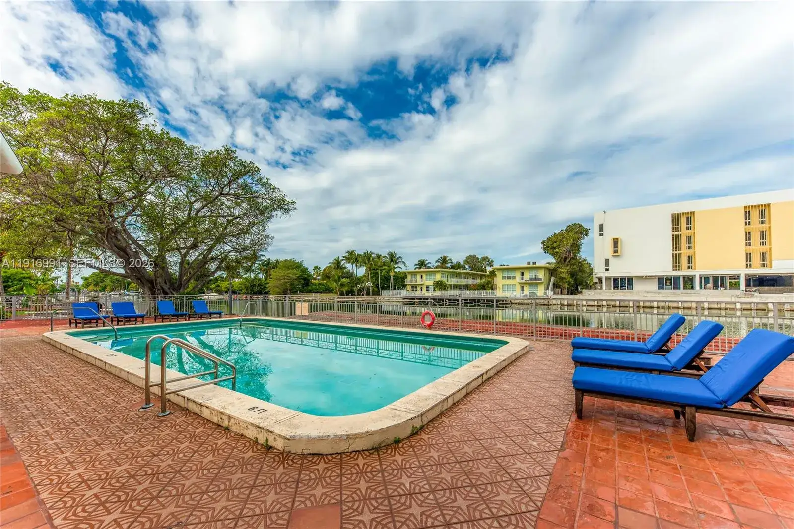 3 bedroom 2 bath Residential for sale at 1255 Marseille Dr # 125, Miami Beach FL 33141