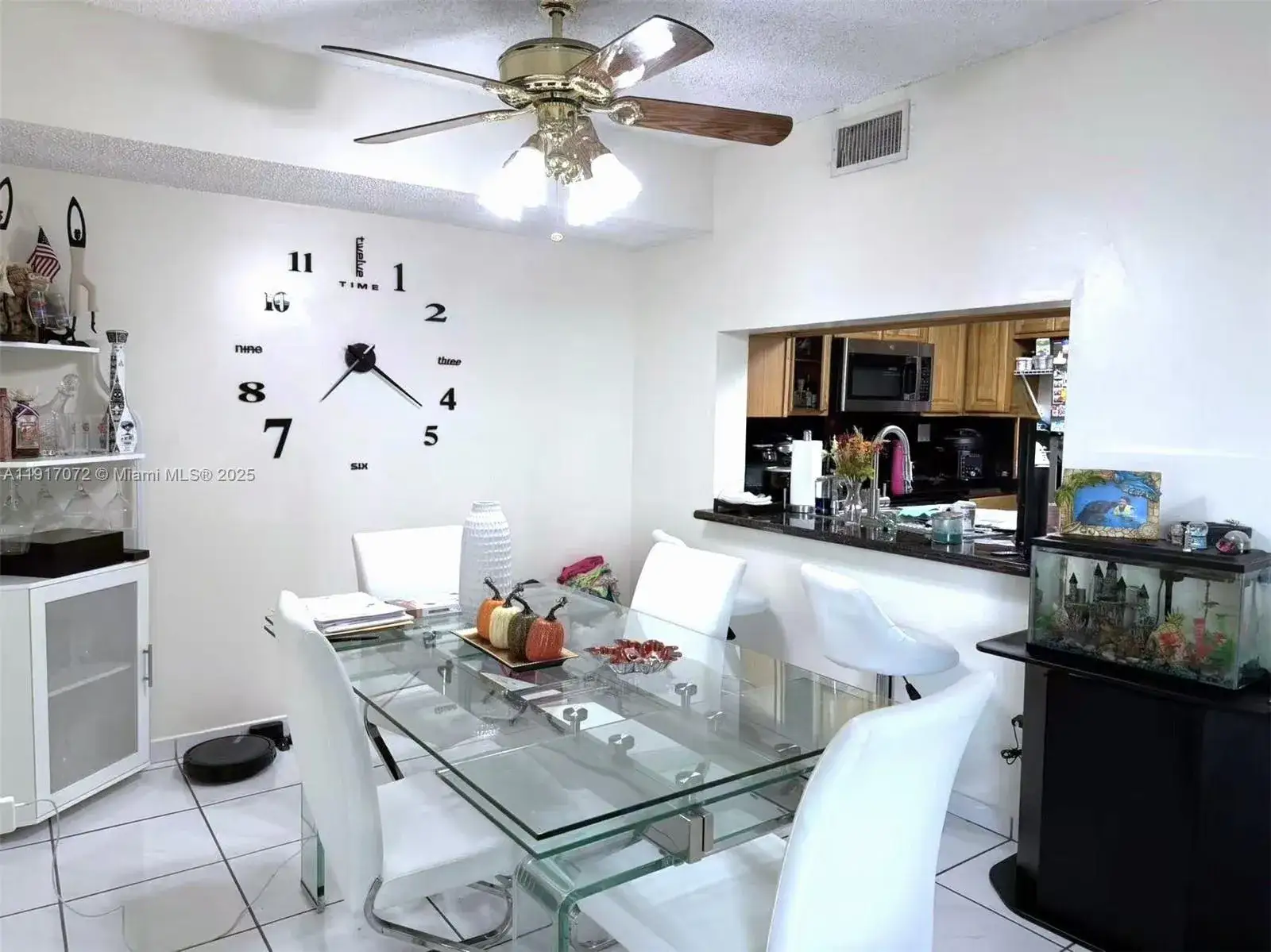 2 bedroom 2 bath Residential Lease for rent at 2075 SW 122nd Ave # 429, Miami FL 33175
