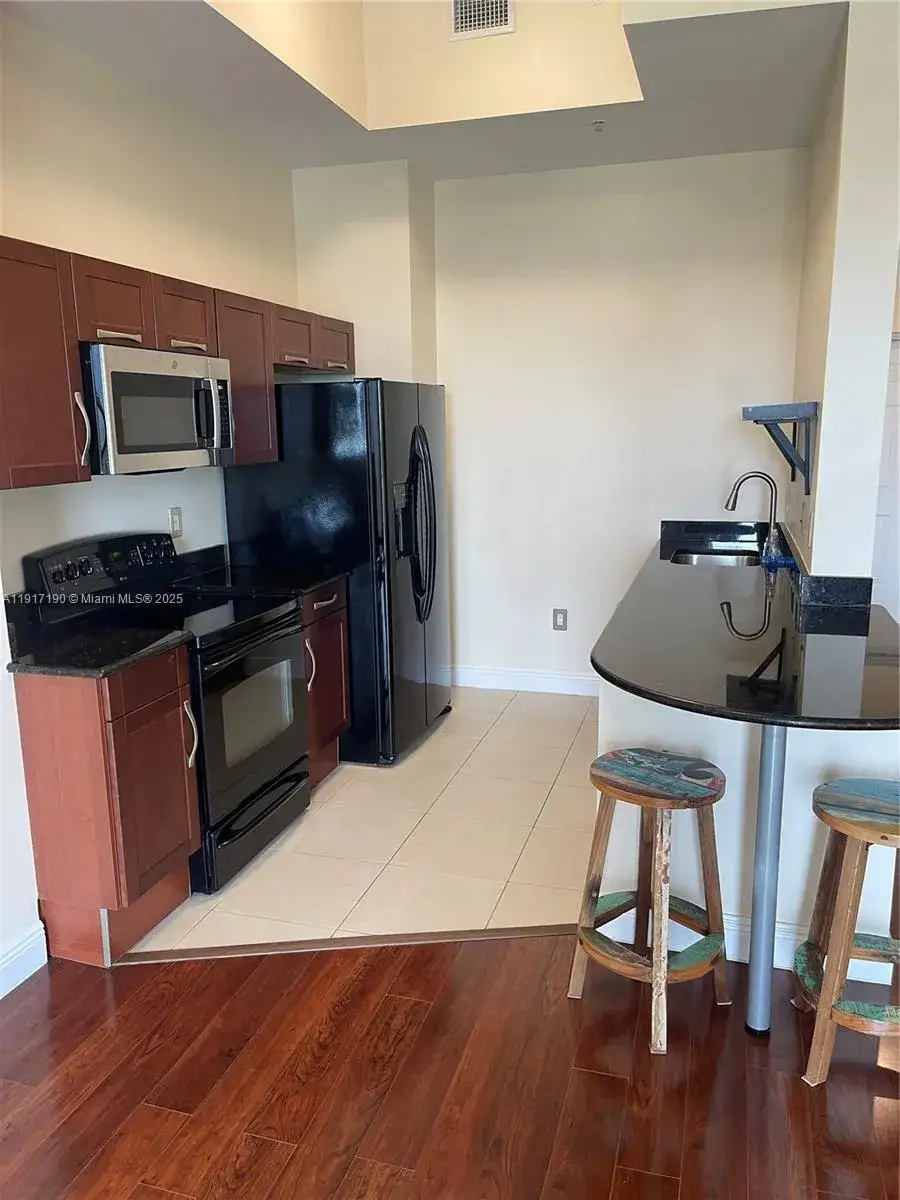 1 bedroom 1 bath Residential for sale at 7280 SW 90th St # 708, Miami FL 33156