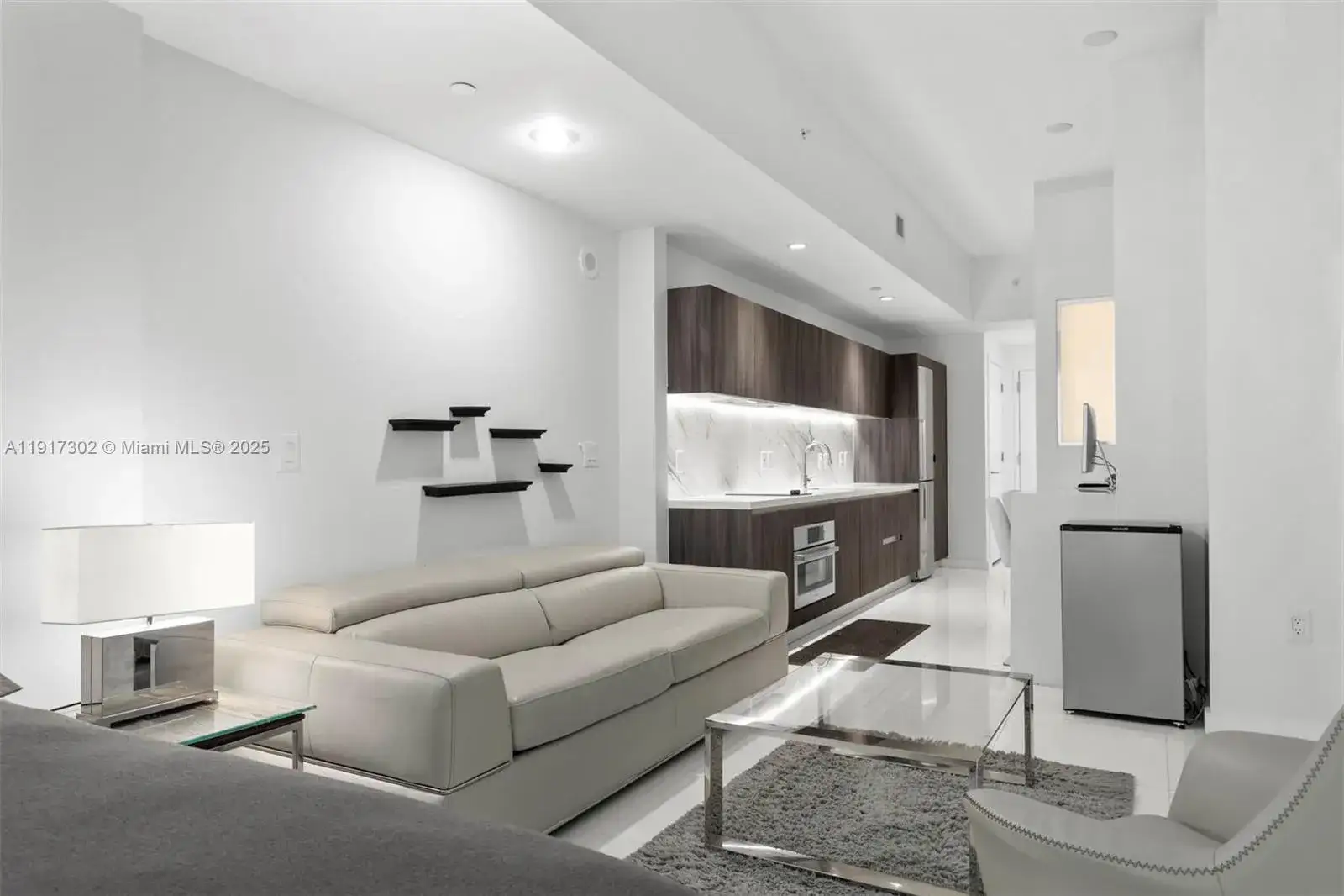 1 bath Residential Lease for rent at 851 NE 1st Ave # 300, Miami FL 33132