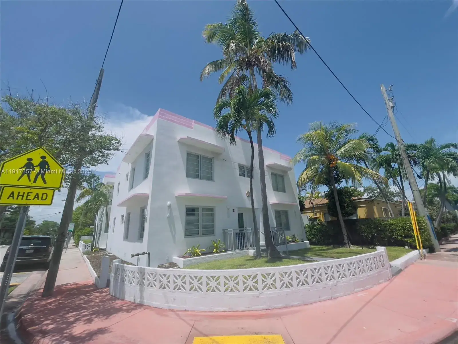 1 bedroom 1 bath Residential Lease for rent at 7600 Harding Ave # 1, Miami Beach FL 33141