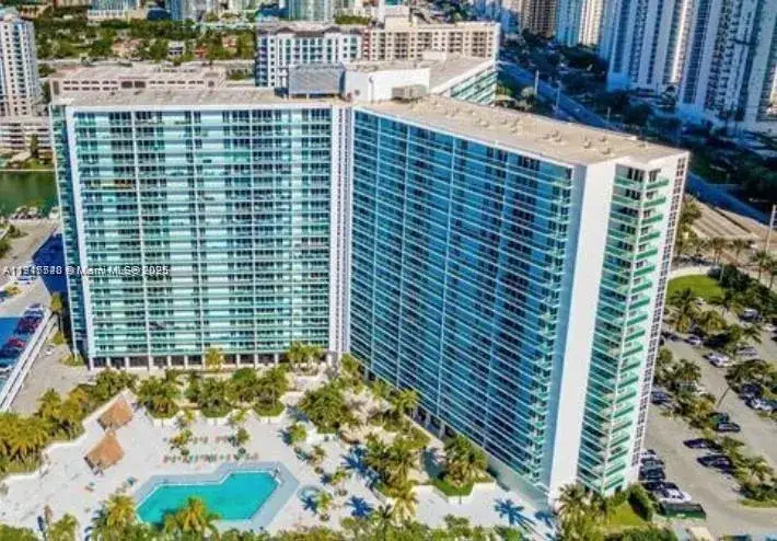 2 bedroom 2 bath Residential for sale at 100 Bayview Dr # 903, Sunny Isles Beach FL 33160