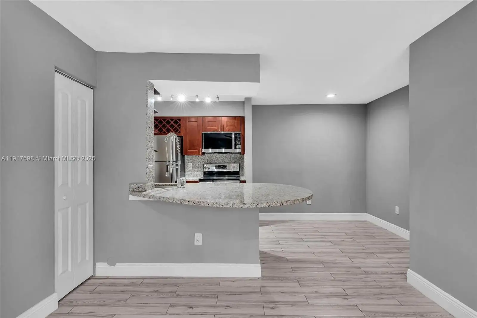 2 bedroom 1 bath Residential Lease for rent at 1263 SW 46th Ave # 2103, Pompano Beach FL 33069