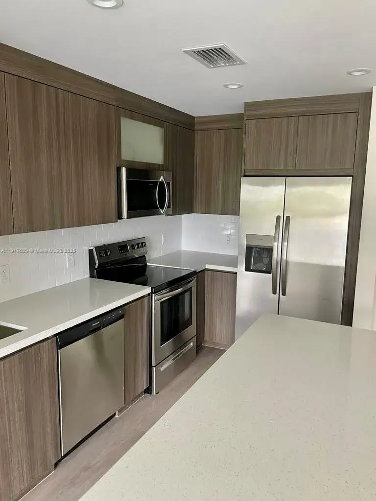 1 bedroom 1 bath Residential for sale at 1938 Jackson St # 403, Hollywood FL 33020