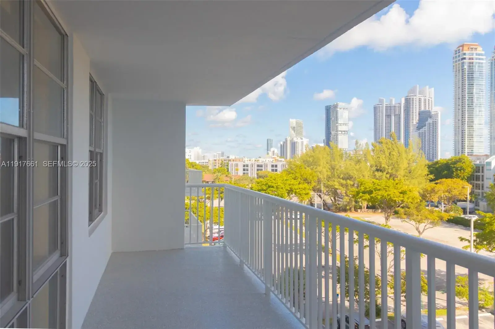 2 bedroom 2 bath Residential for sale at 231 174th St # 617, Sunny Isles Beach FL 33160