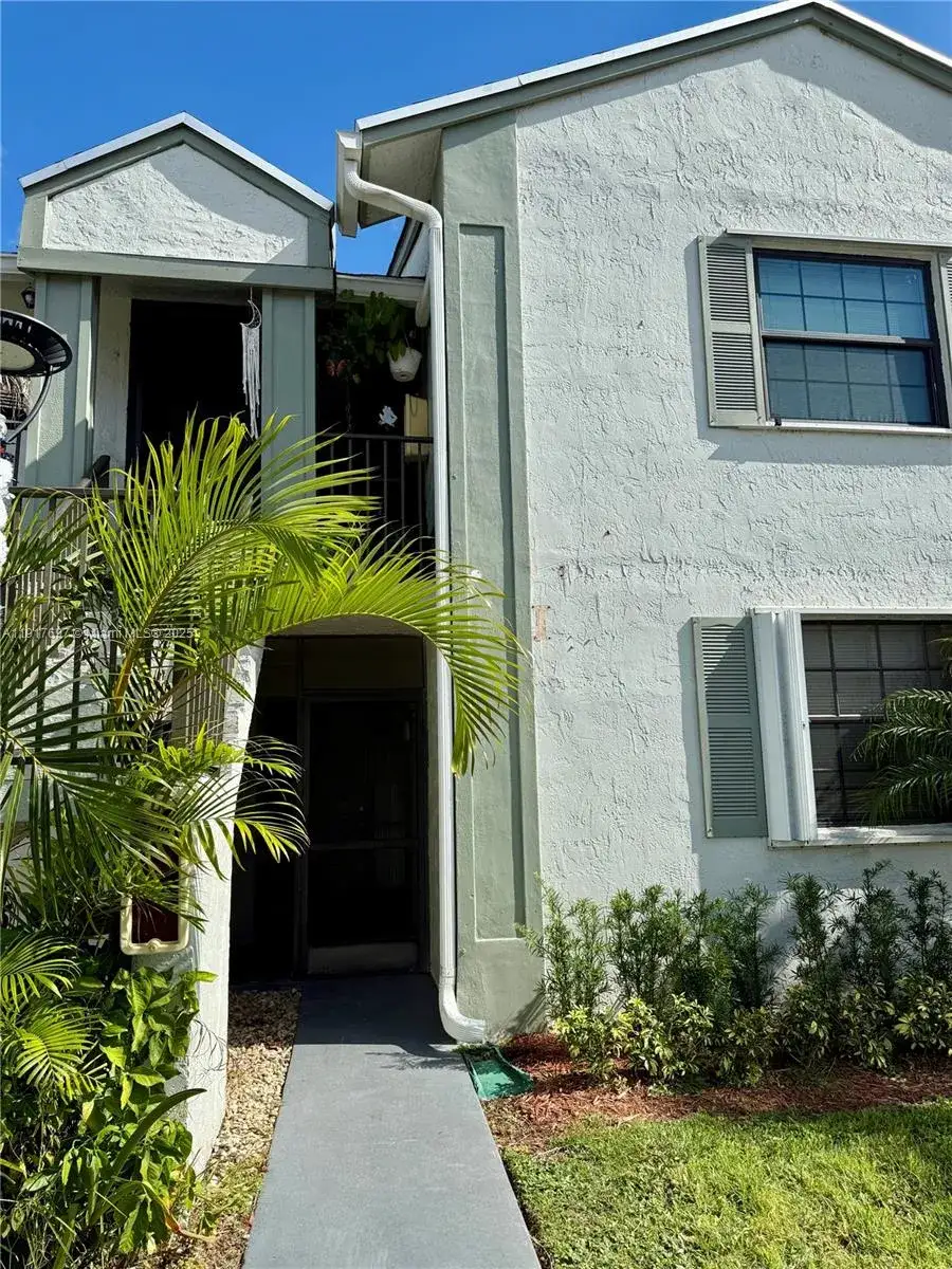 2 bedroom 2 bath Residential Lease for rent at 1303 S Liberty Ave # 1303J, Homestead FL 33034