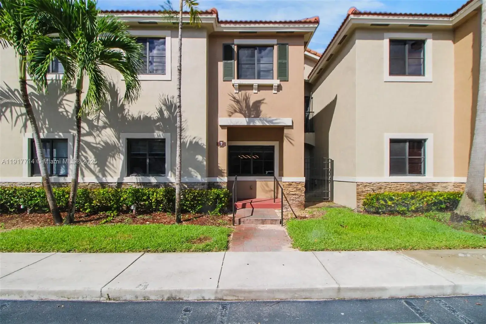 3 bedroom 2 bath Residential for sale at 22511 SW 88th Pl # 24, Cutler Bay FL 33190