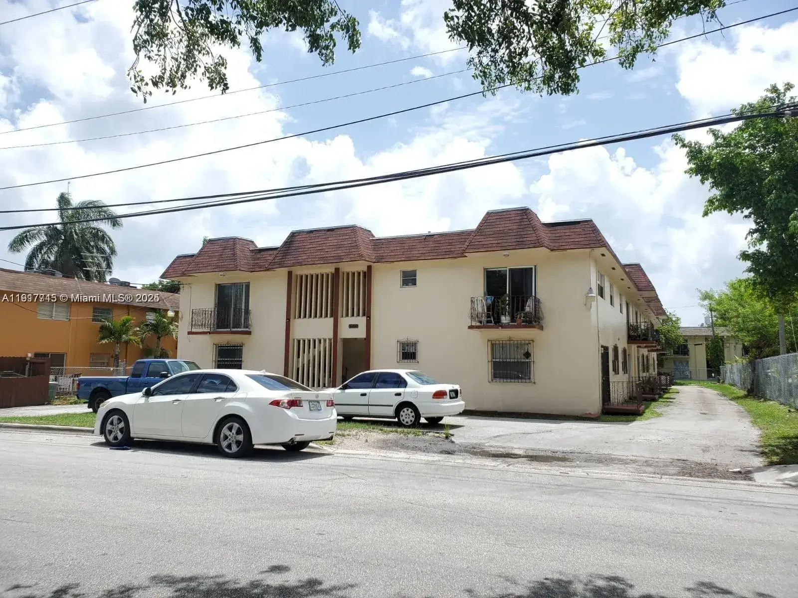1 bedroom 1 bath Residential Lease for rent at 1008 NW 45th Ave # 3, Miami FL 33126