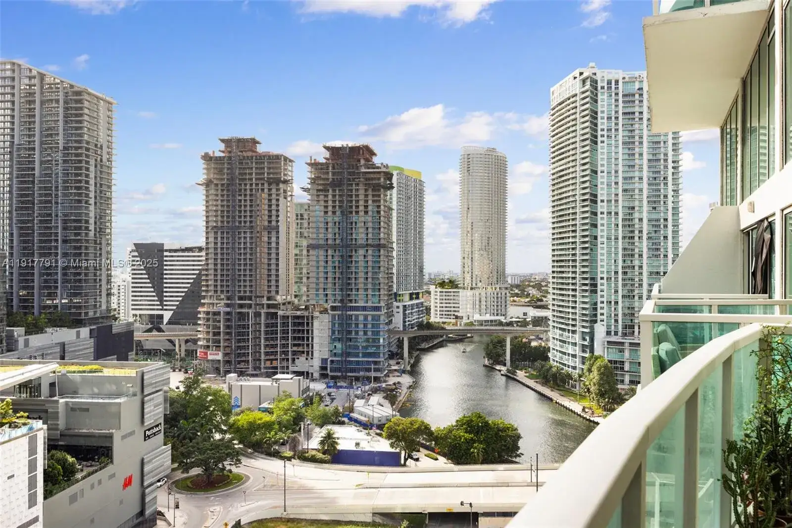 2 bedroom 2 bath Residential for sale at 41 SE 5th St # 1210, Miami FL 33131